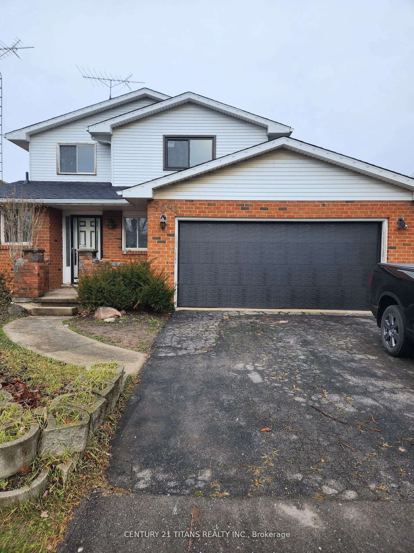 5041 Friesen Boulevard, #UPPER