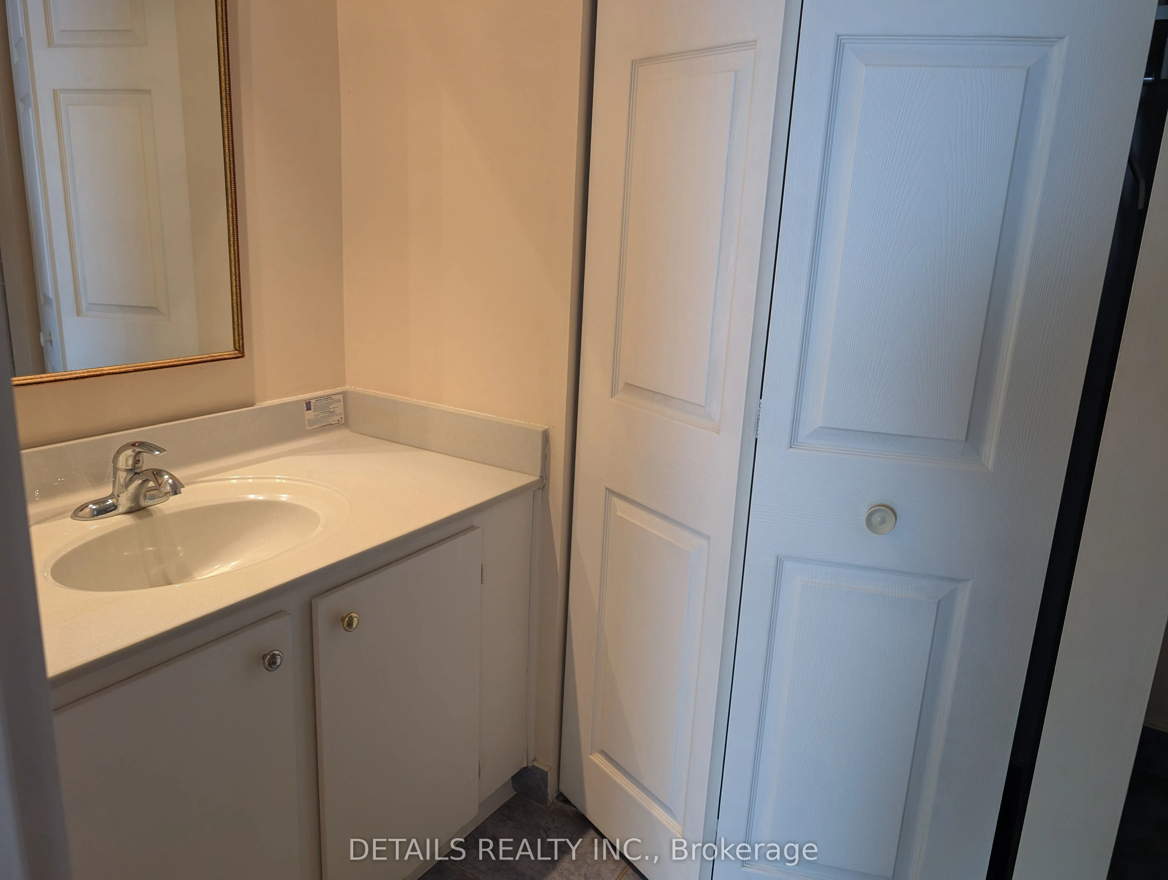 2951 Riverside Drive W, #914