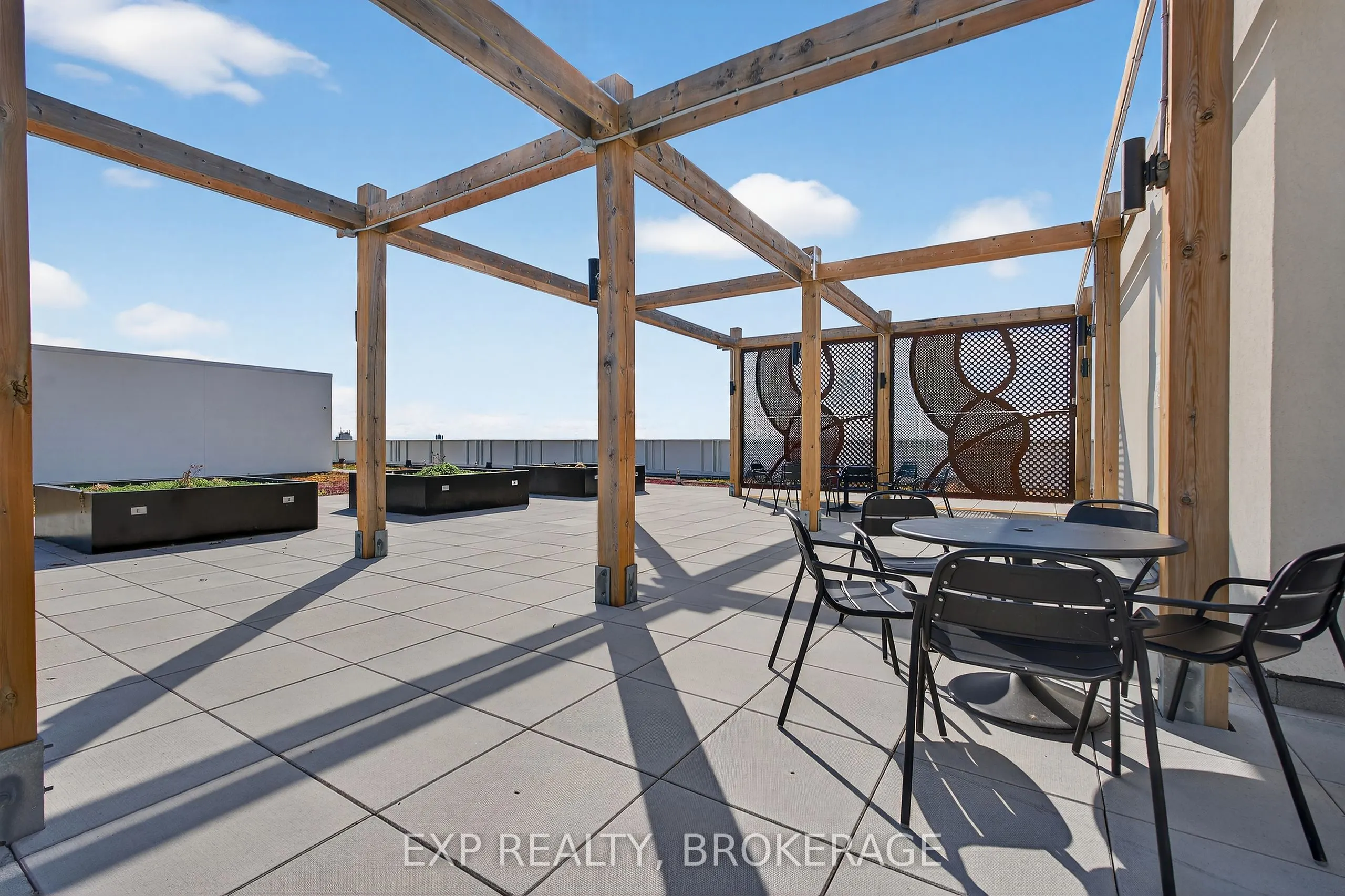 652 PRINCESS Street, #407