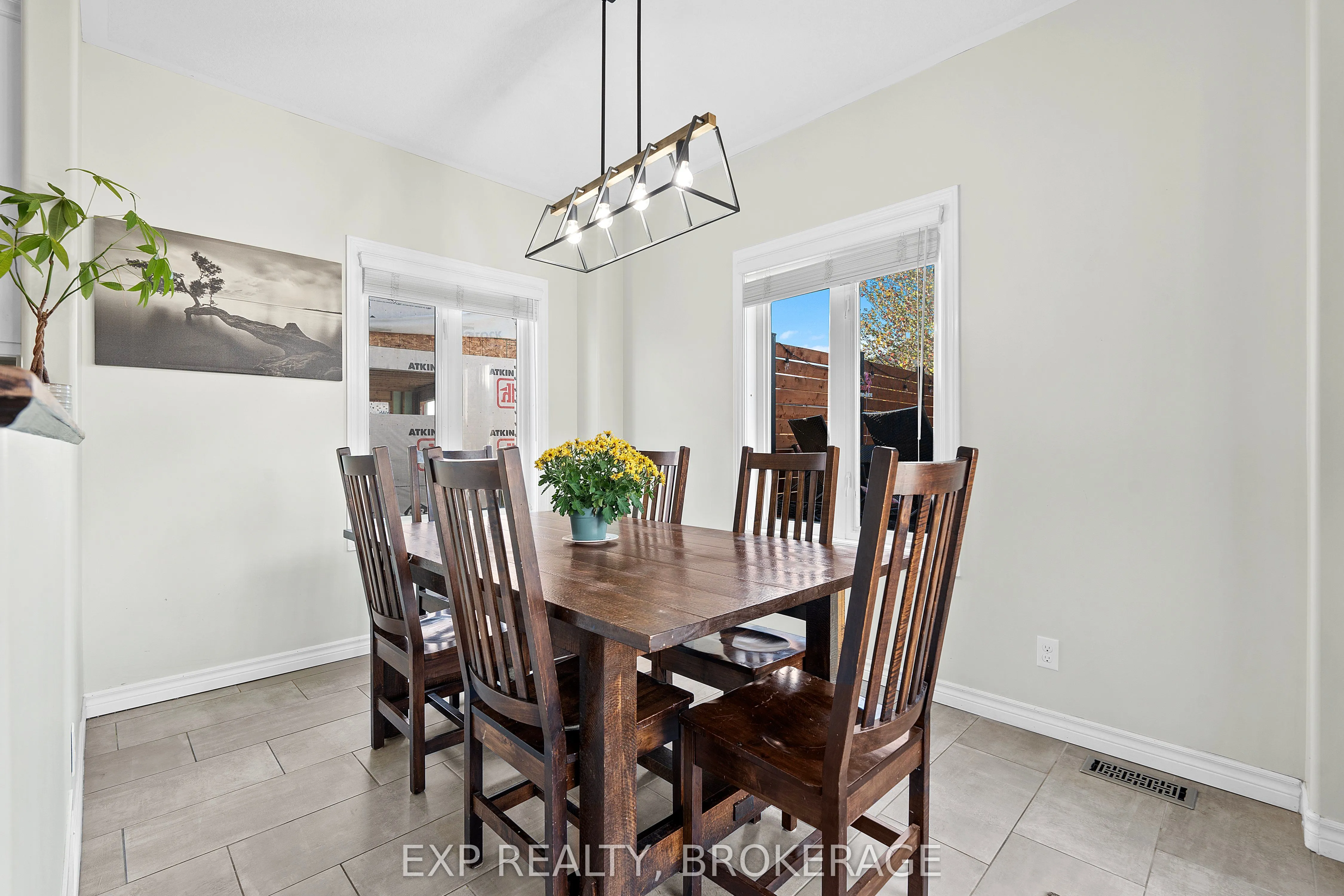 120 McDONOUGH Crescent