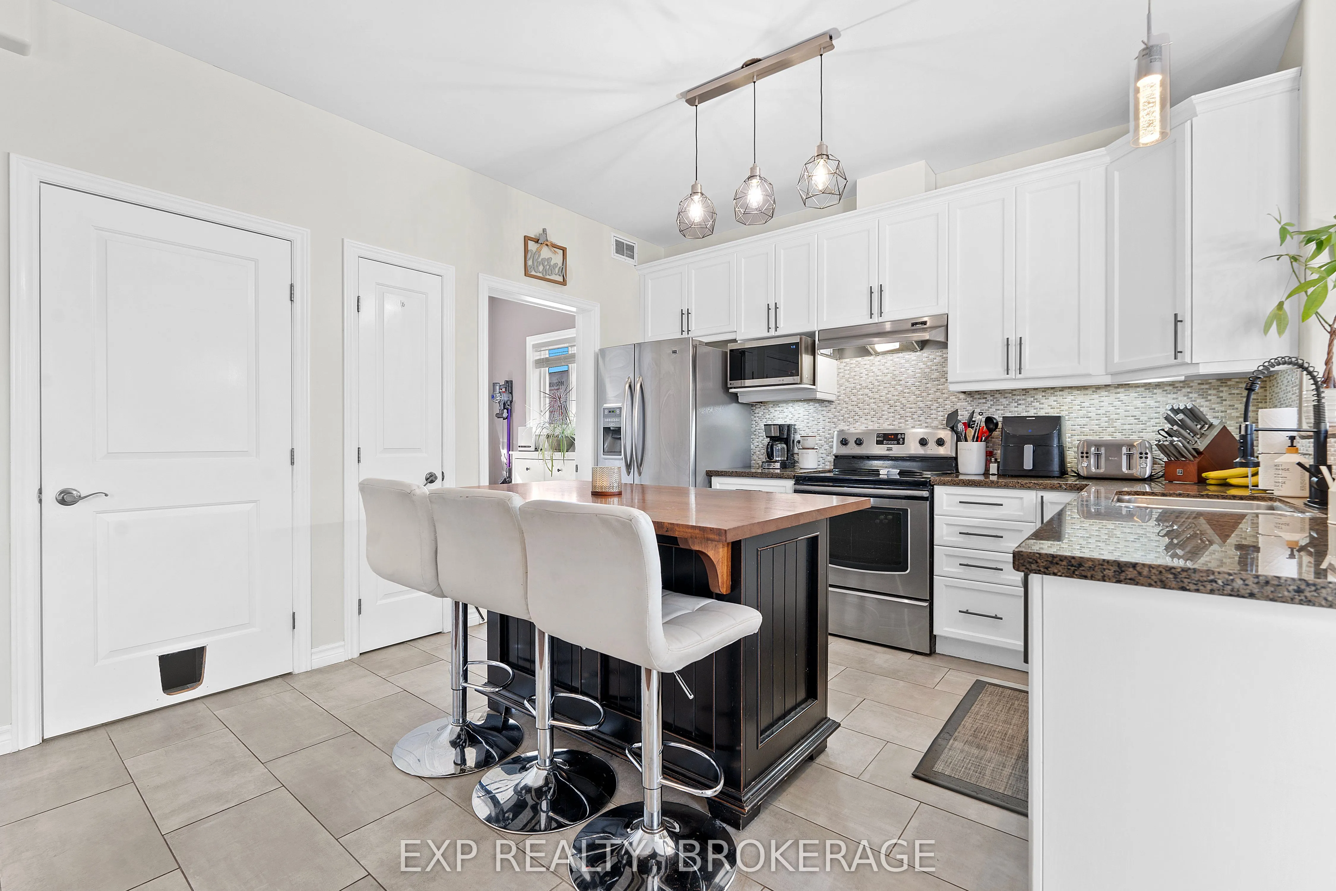 120 McDONOUGH Crescent