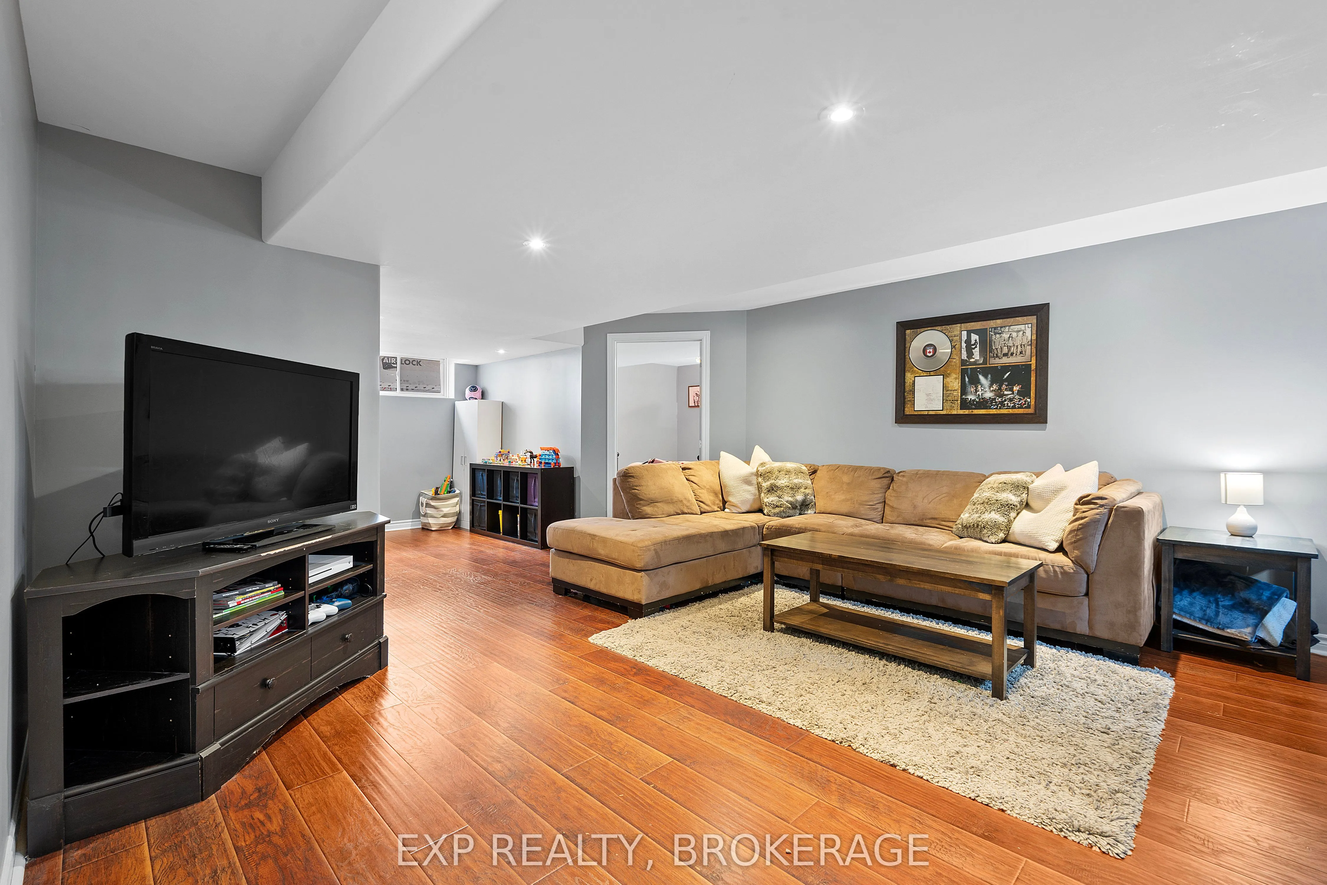 120 McDONOUGH Crescent