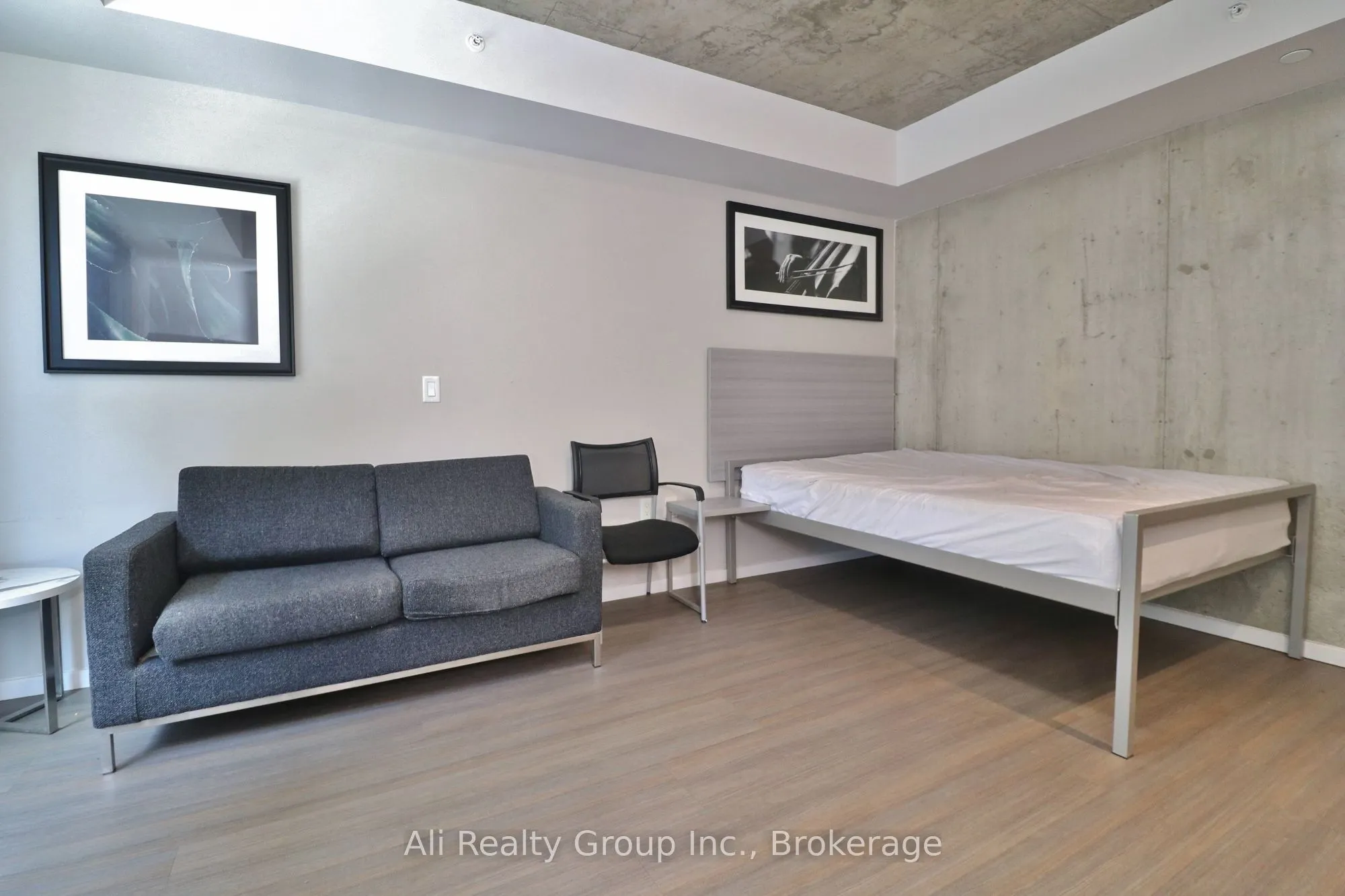 105 Champagne Avenue S, #1618