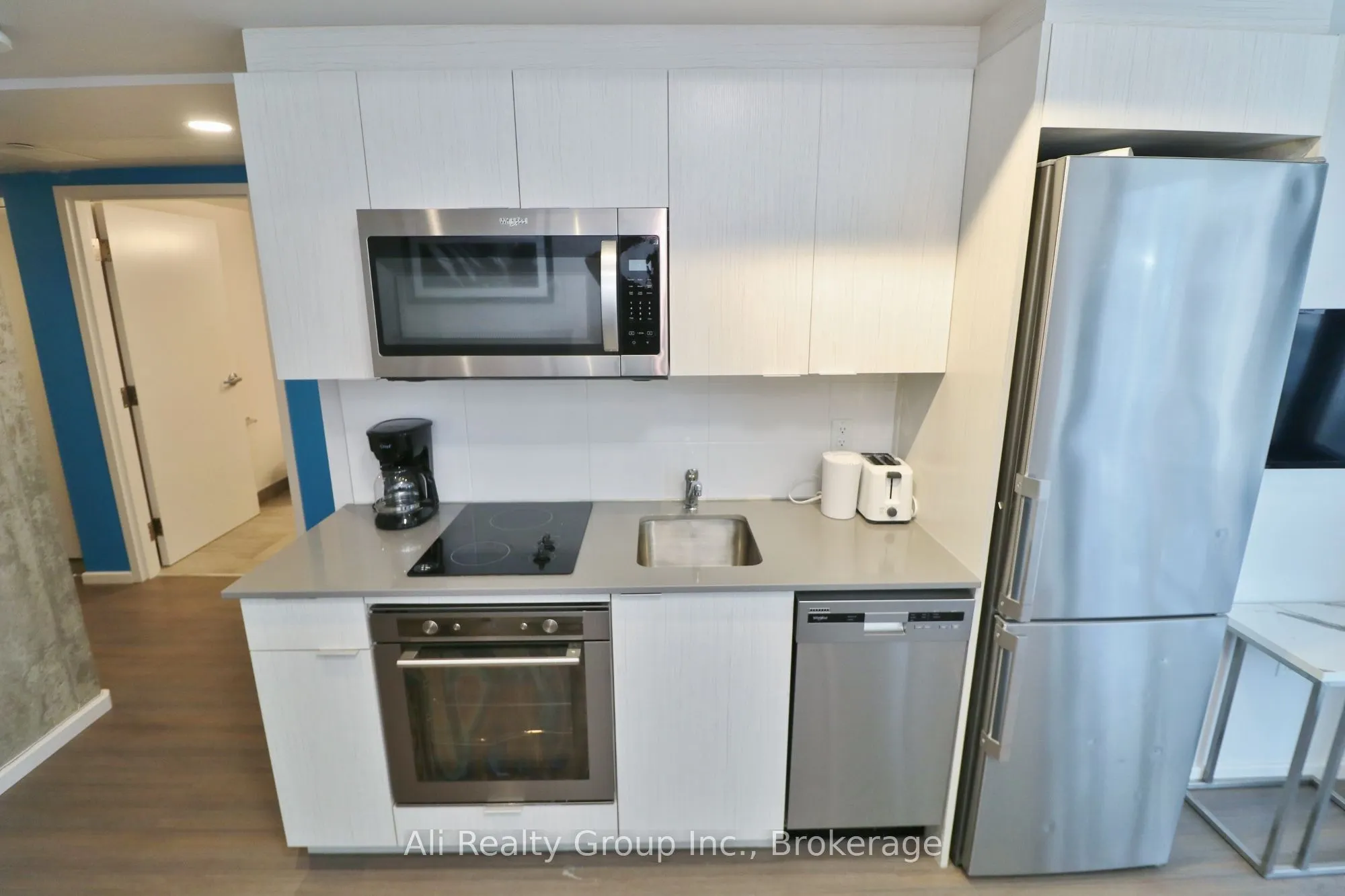 105 Champagne Avenue S, #1618