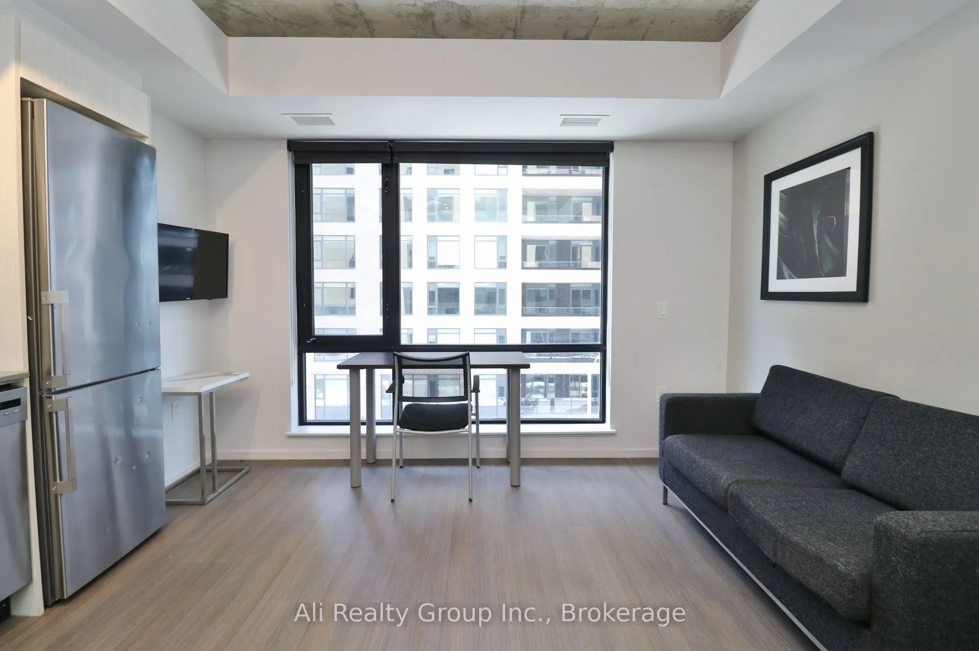 105 Champagne Avenue S, #1618