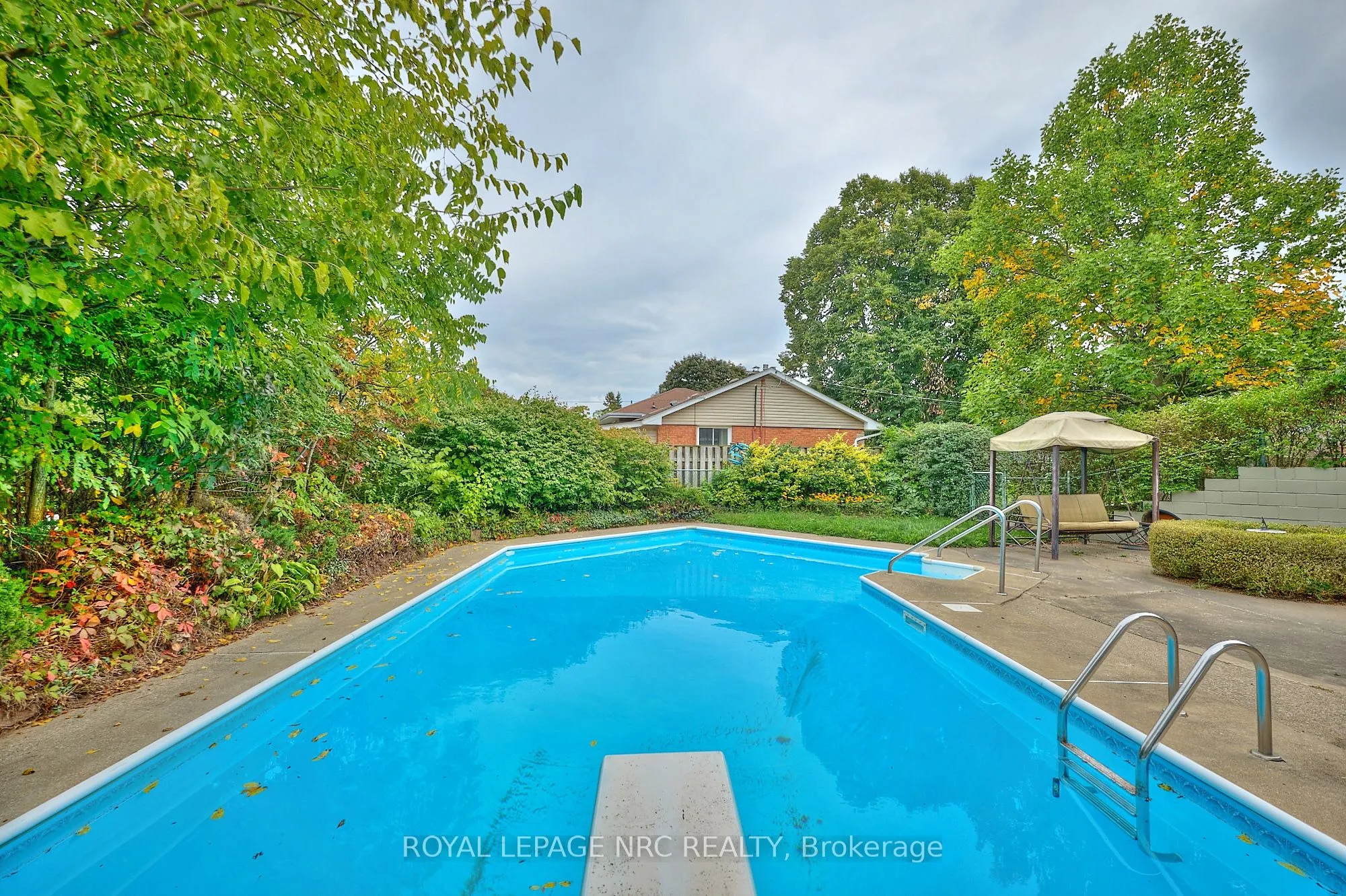 17 Alan Crescent
