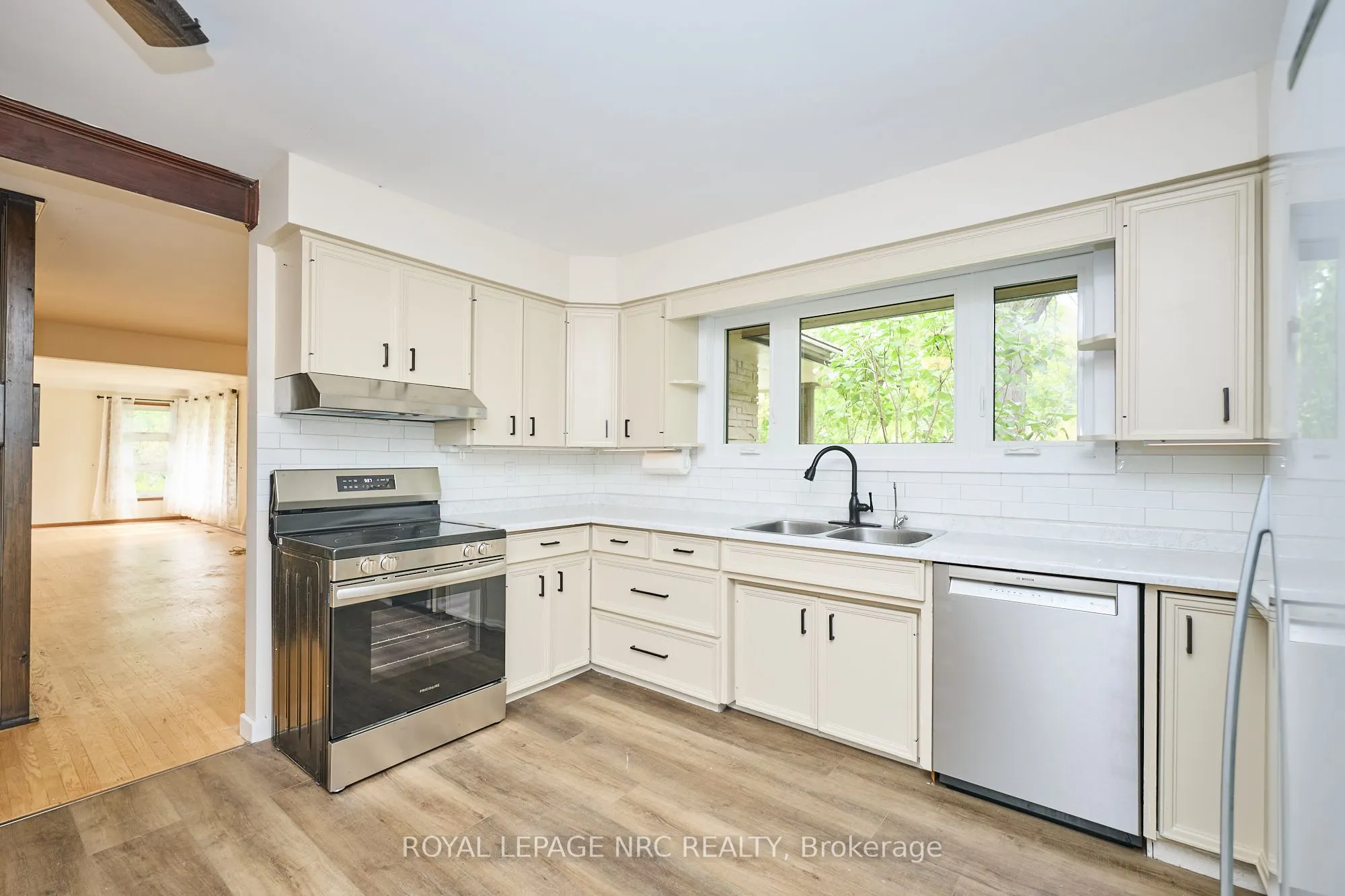 17 Alan Crescent