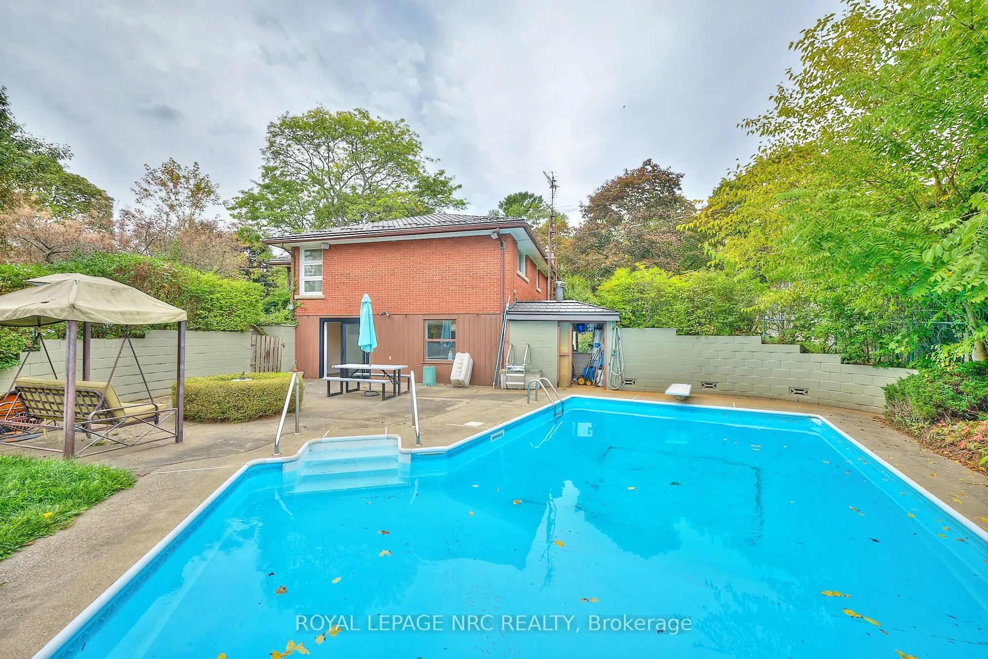 17 Alan Crescent