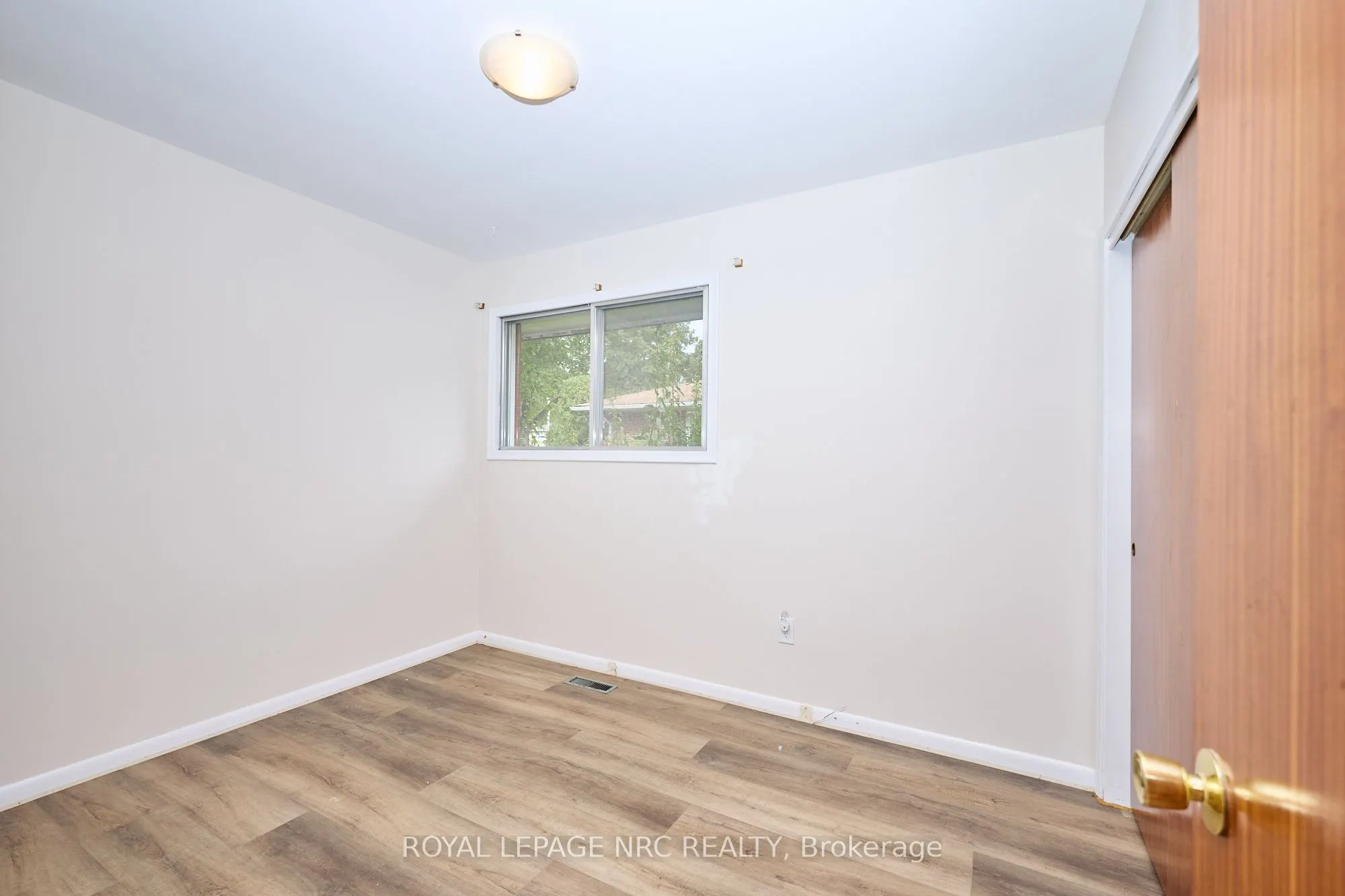 17 Alan Crescent
