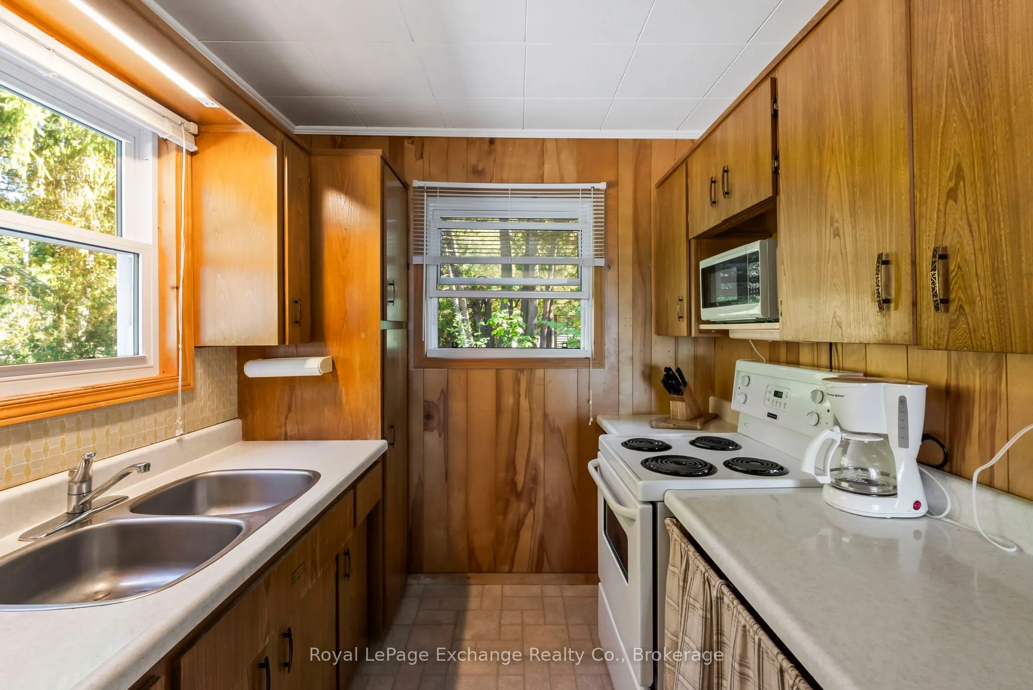 10 Edgemere Avenue