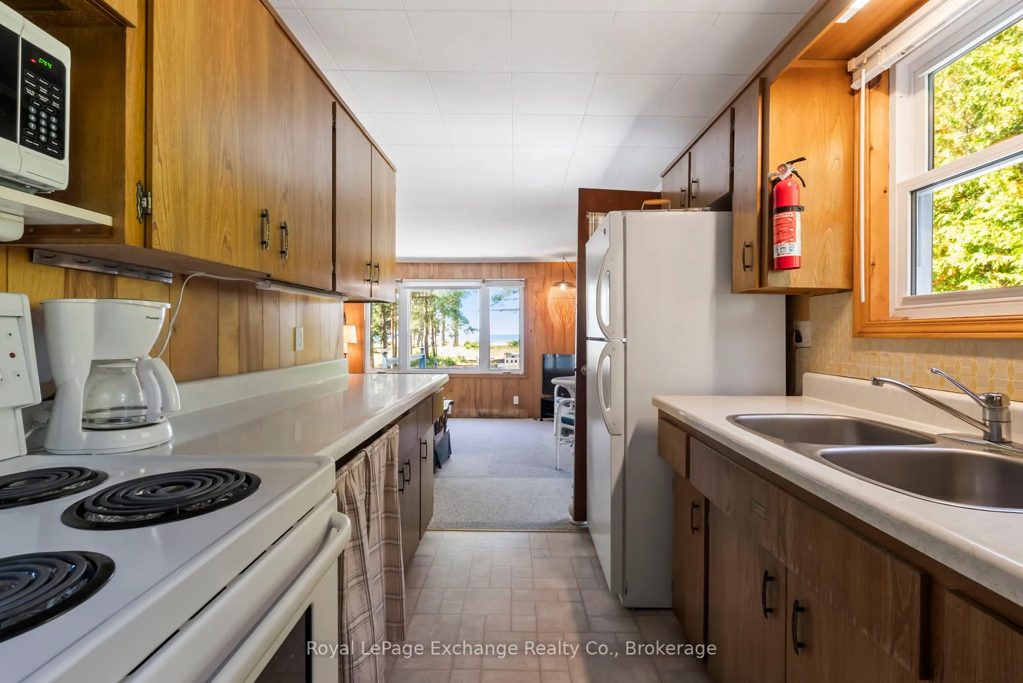 10 Edgemere Avenue