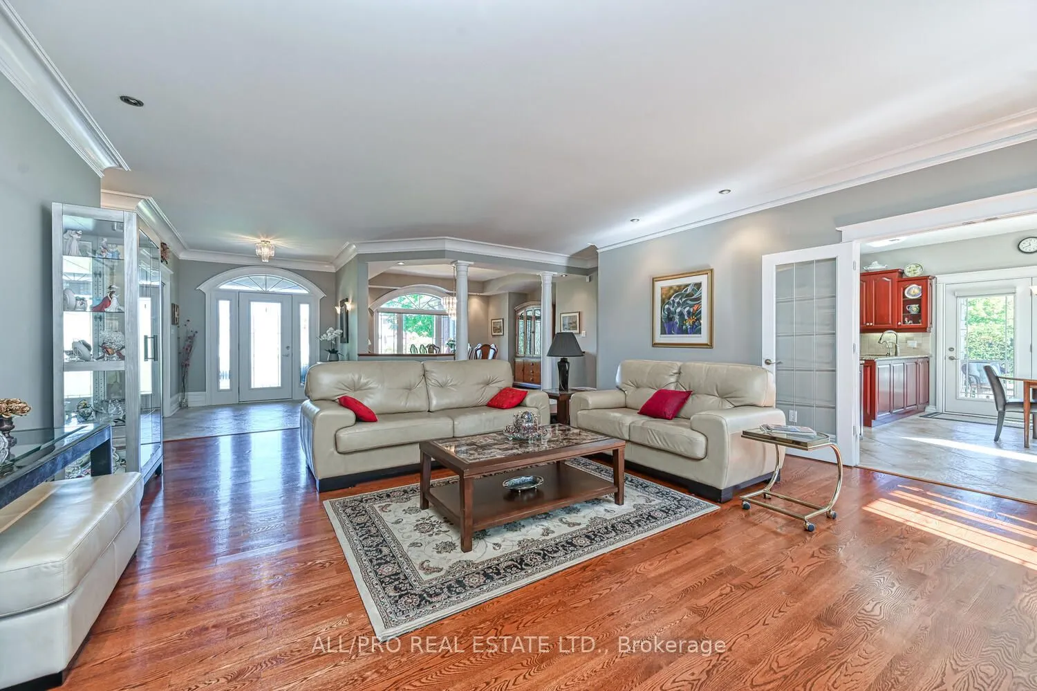 1238 Tintern Drive W