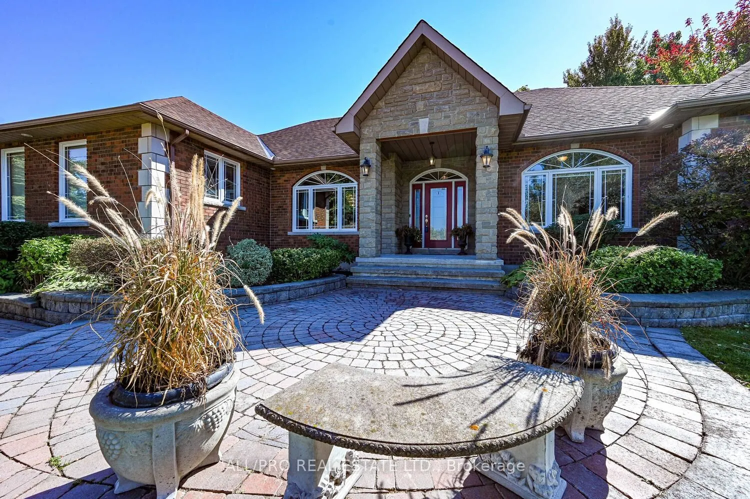 1238 Tintern Drive W