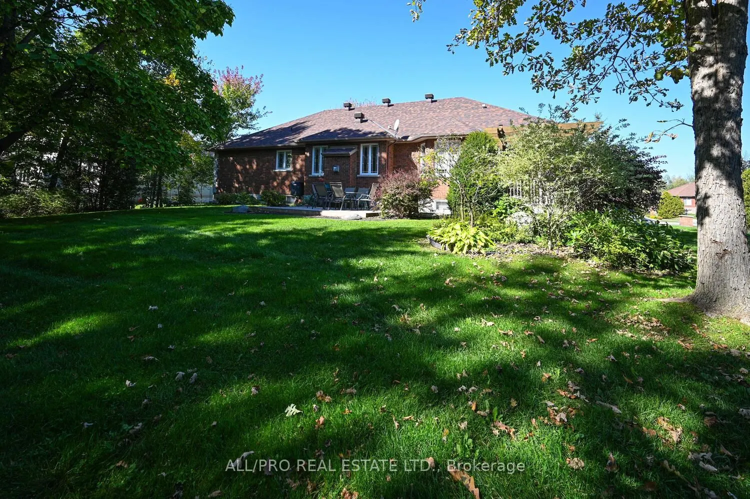 1238 Tintern Drive W