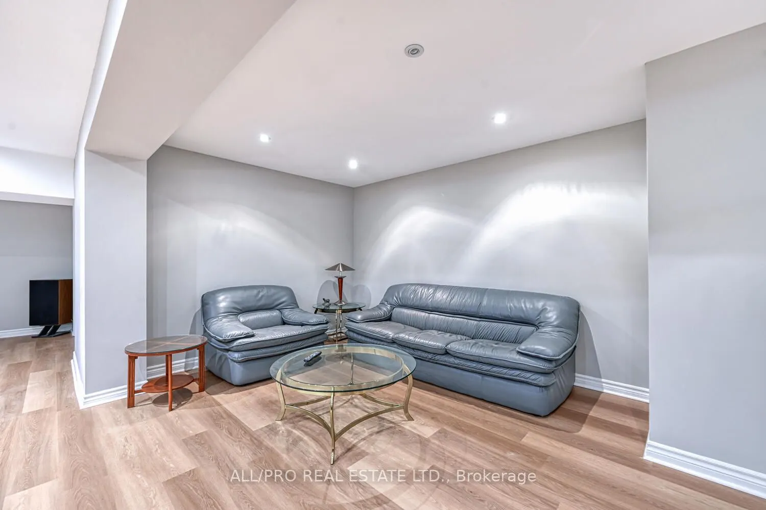 1238 Tintern Drive W