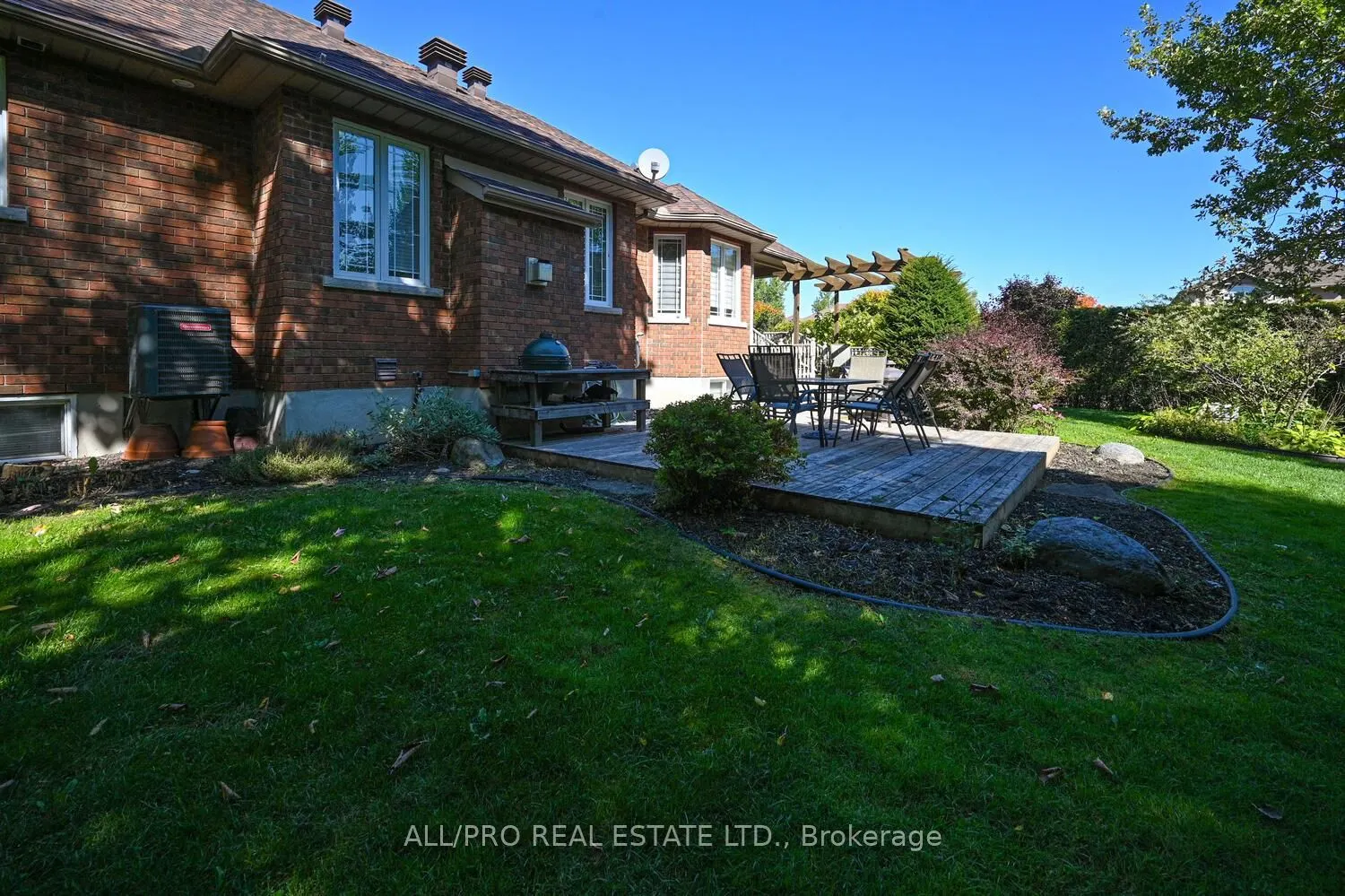 1238 Tintern Drive W