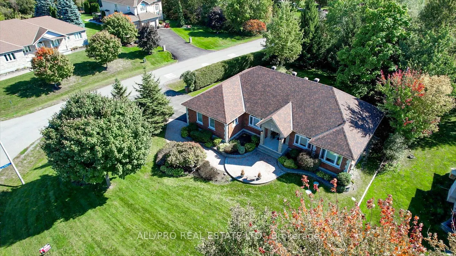 1238 Tintern Drive W