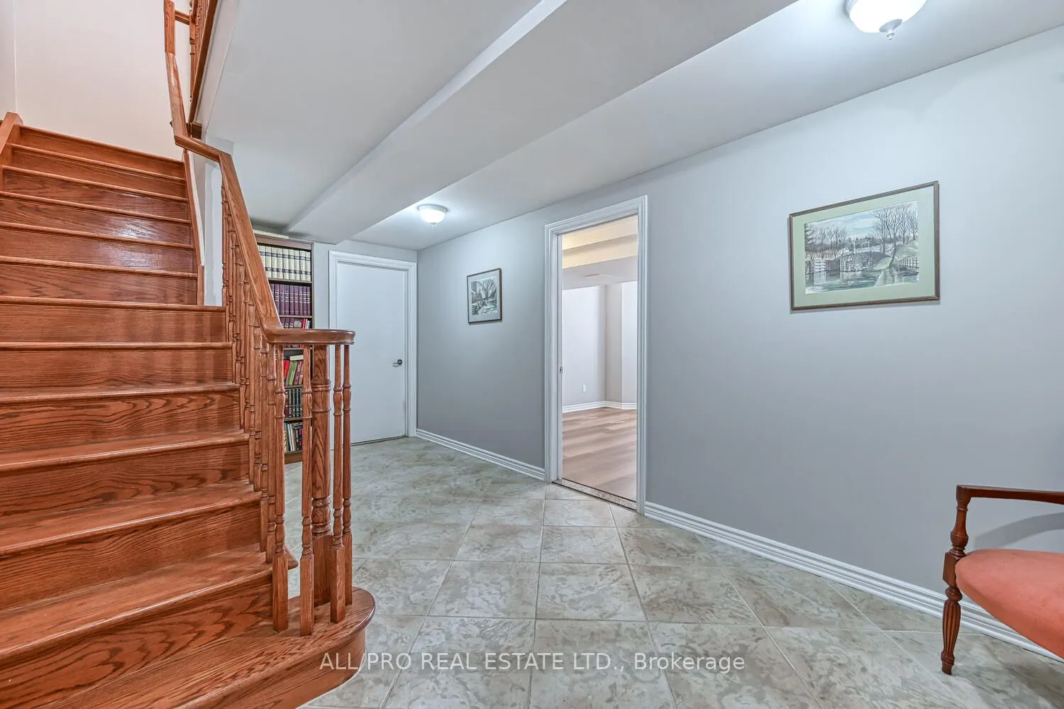 1238 Tintern Drive W