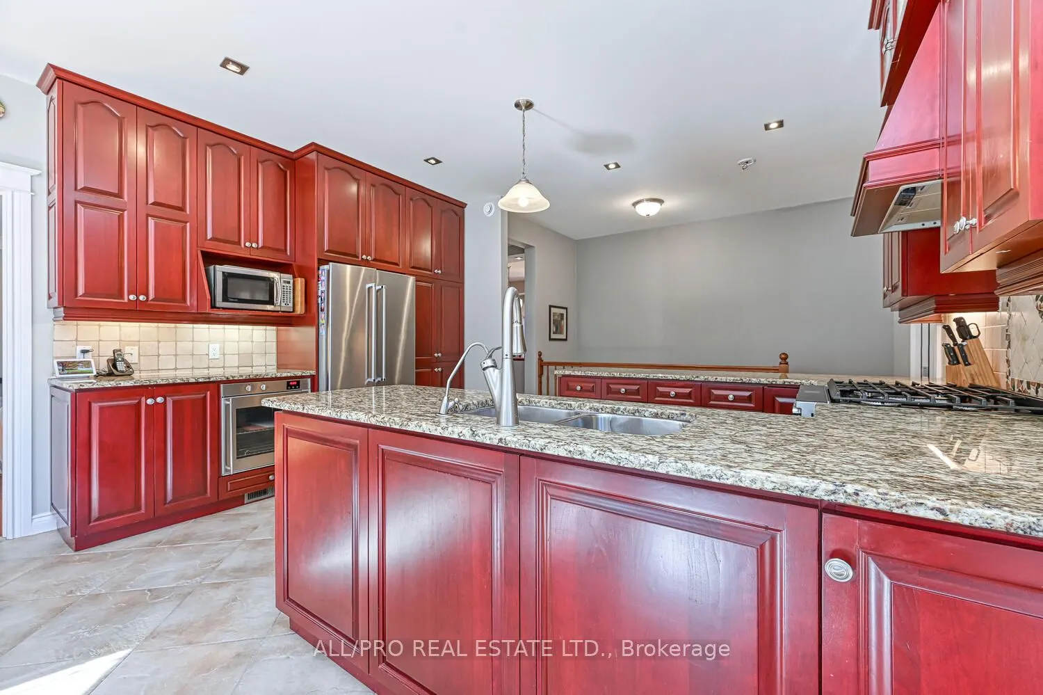 1238 Tintern Drive W