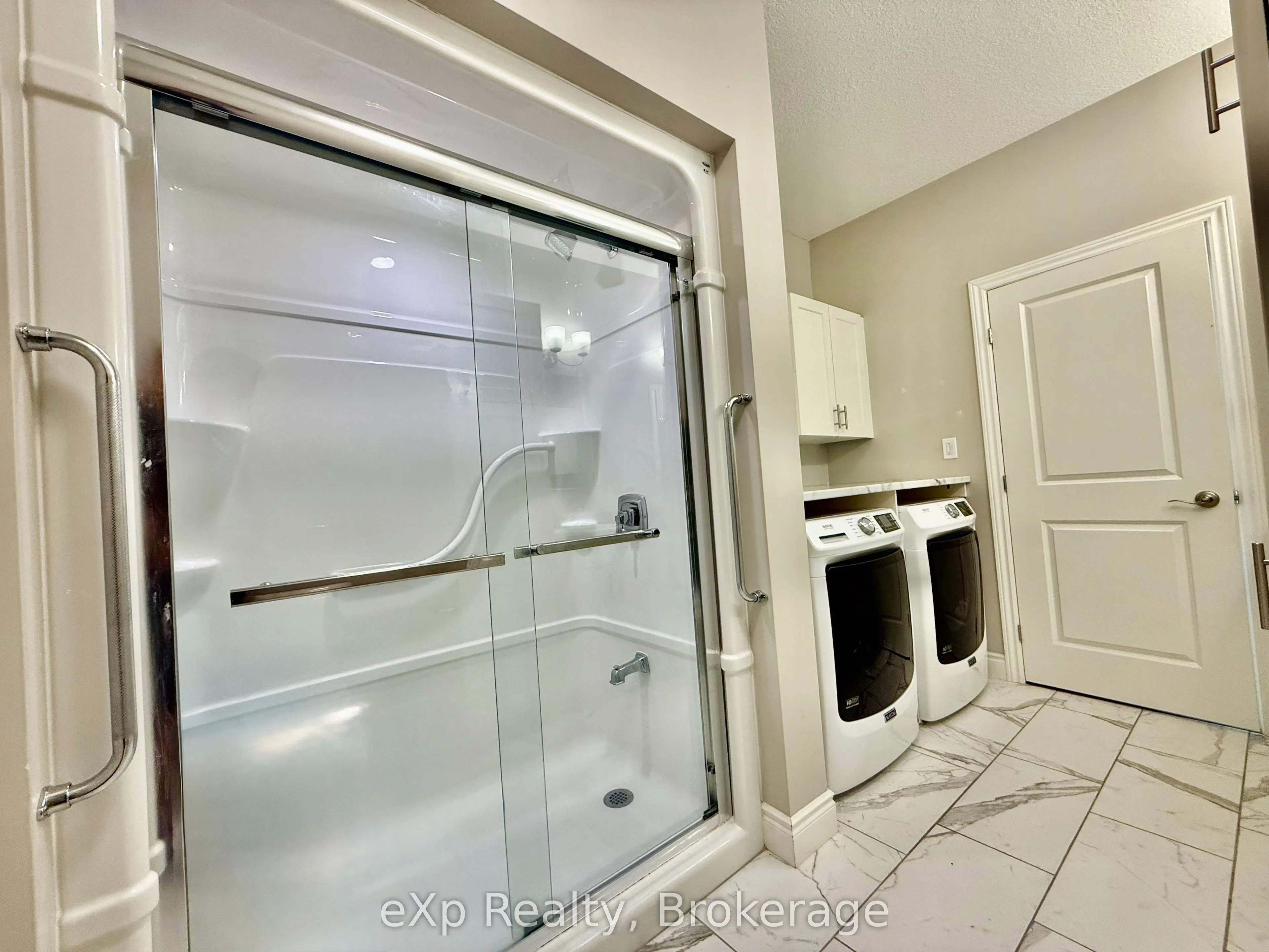 4 - 1050 Waterloo Street, #4