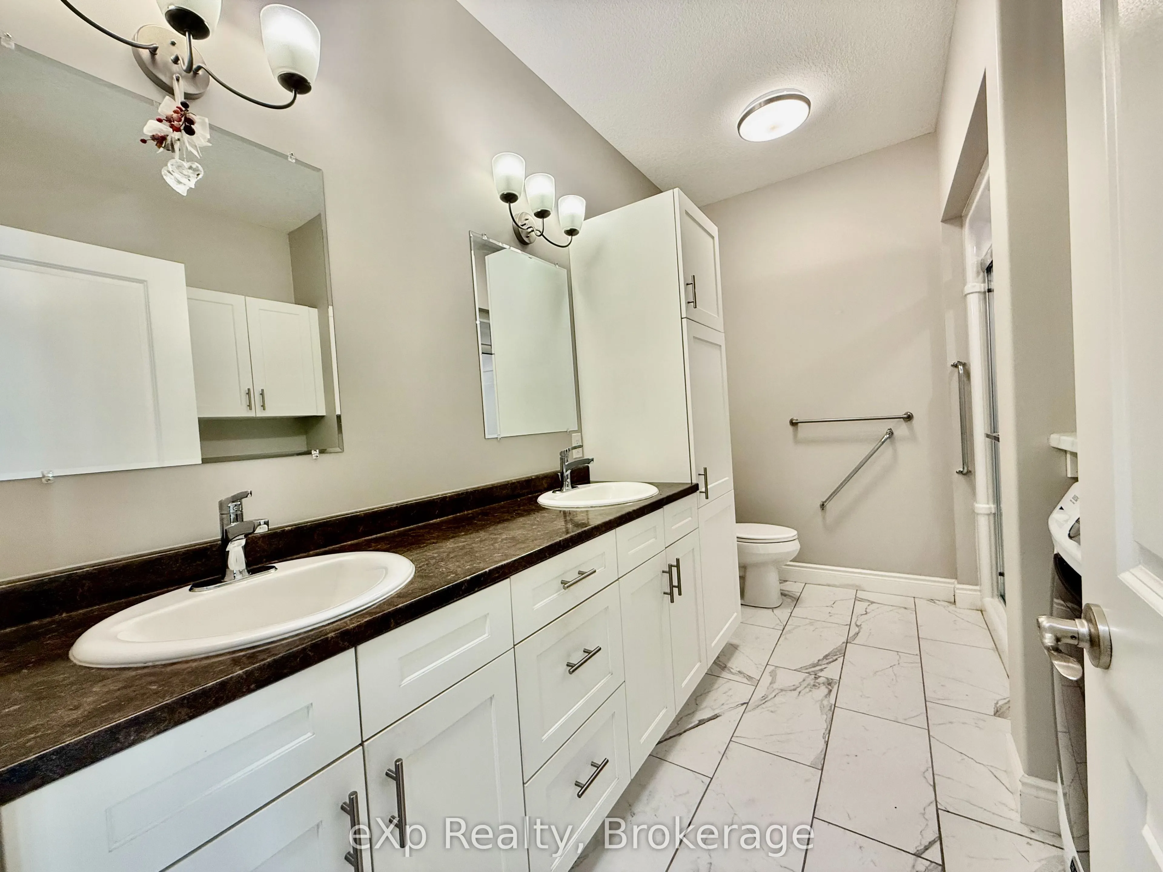 4 - 1050 Waterloo Street, #4