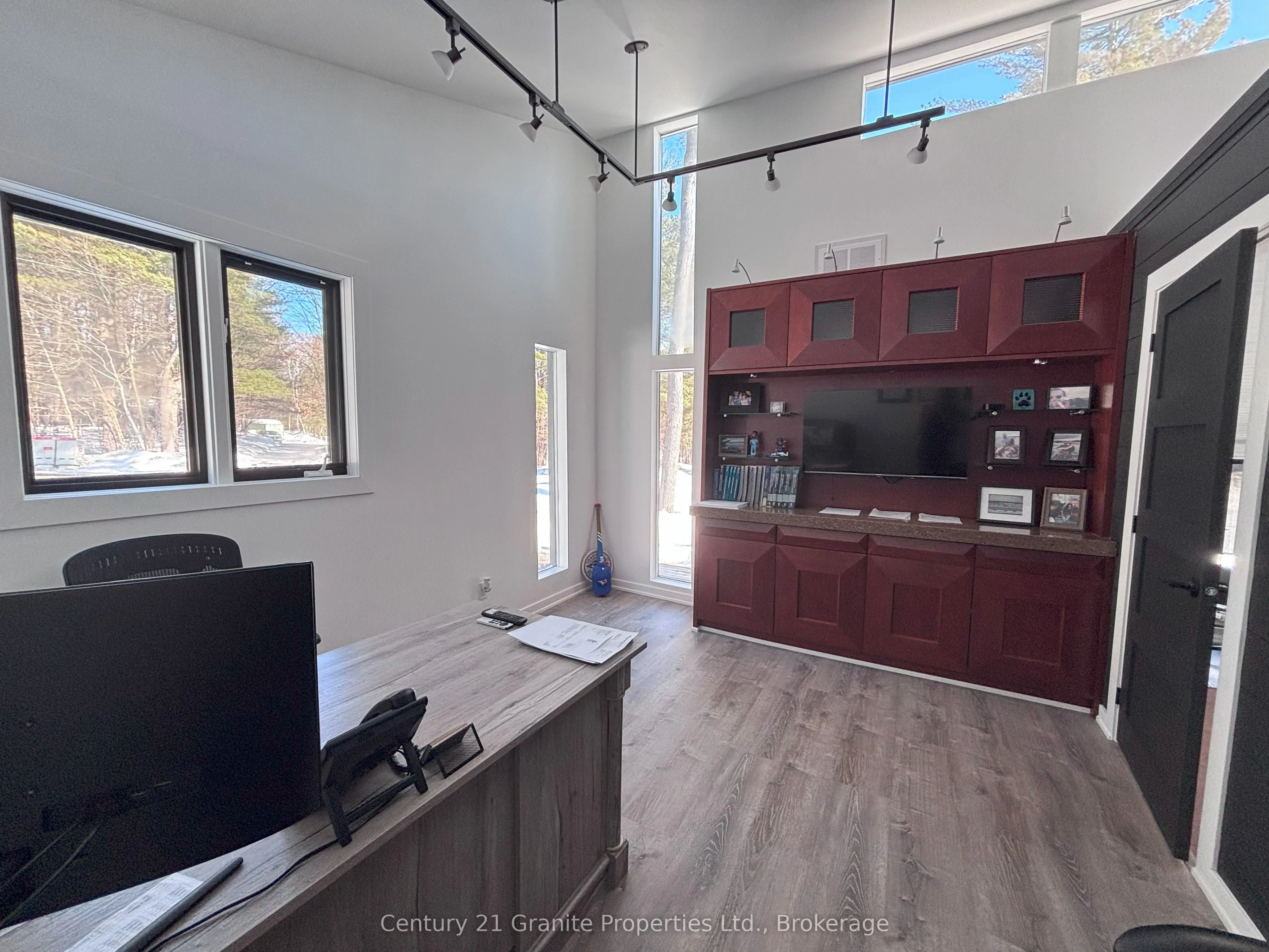 4 Bartlett Drive