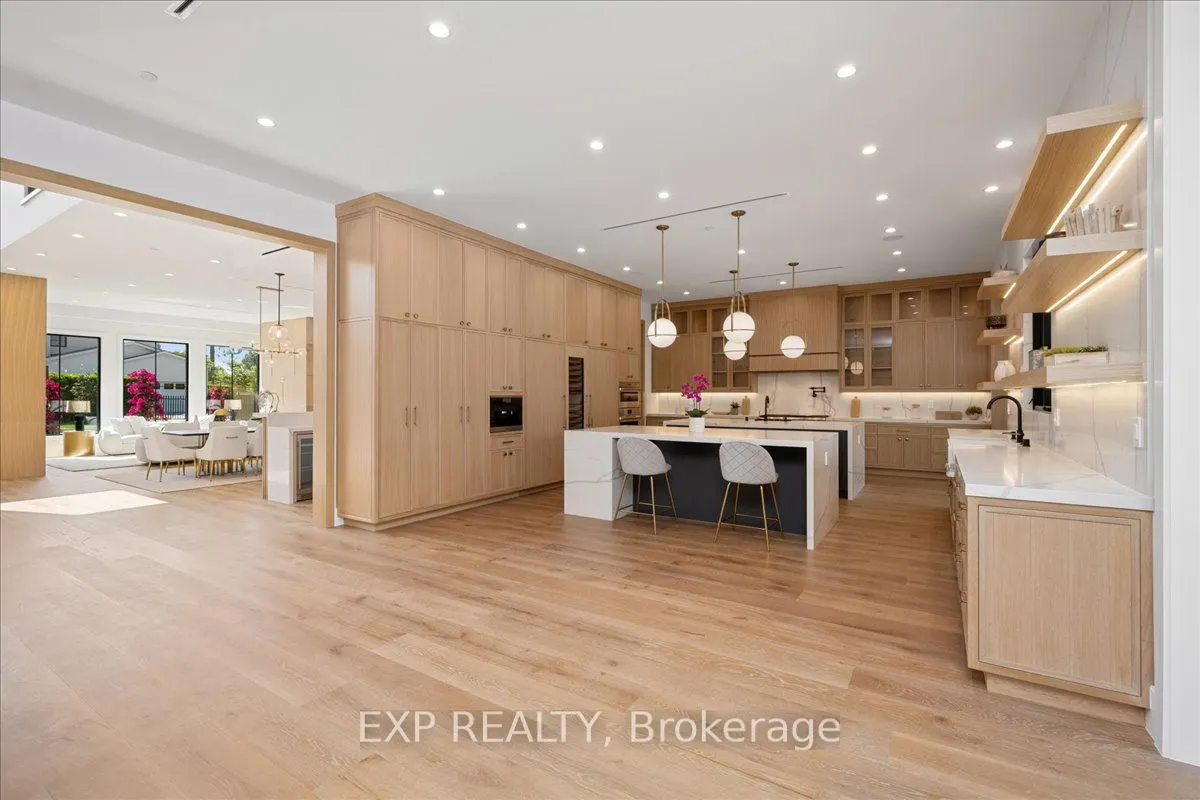200 Lakeshore Road