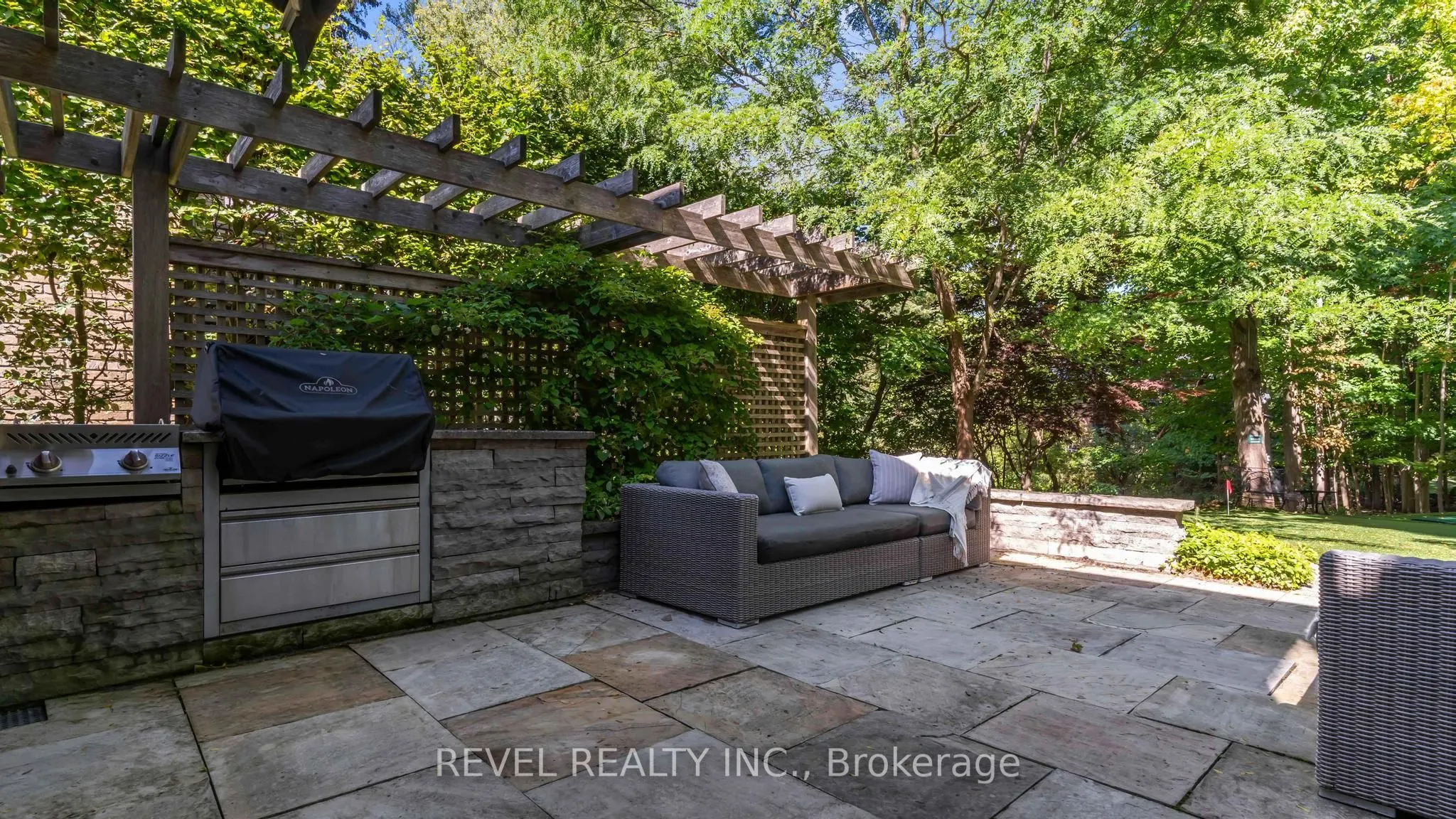 76 Tallwood Circle