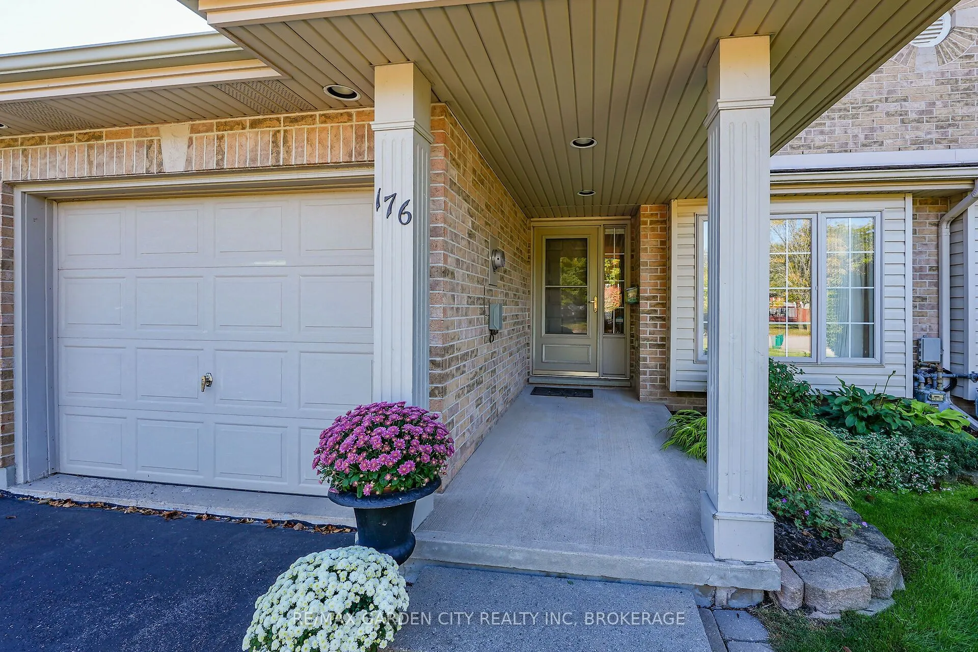 176 Beckett Crescent