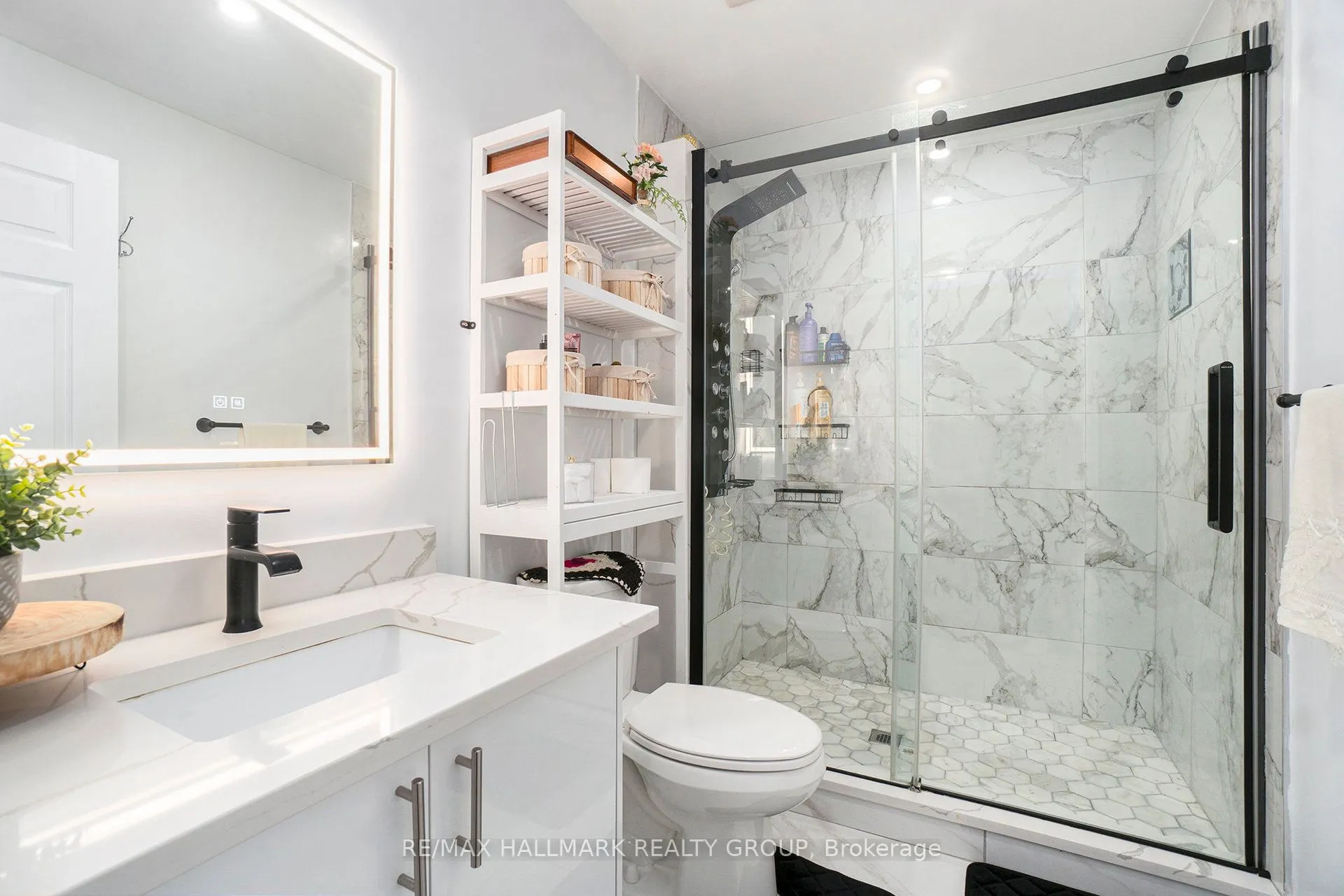 3017 Victoria Heights Crescent, #32