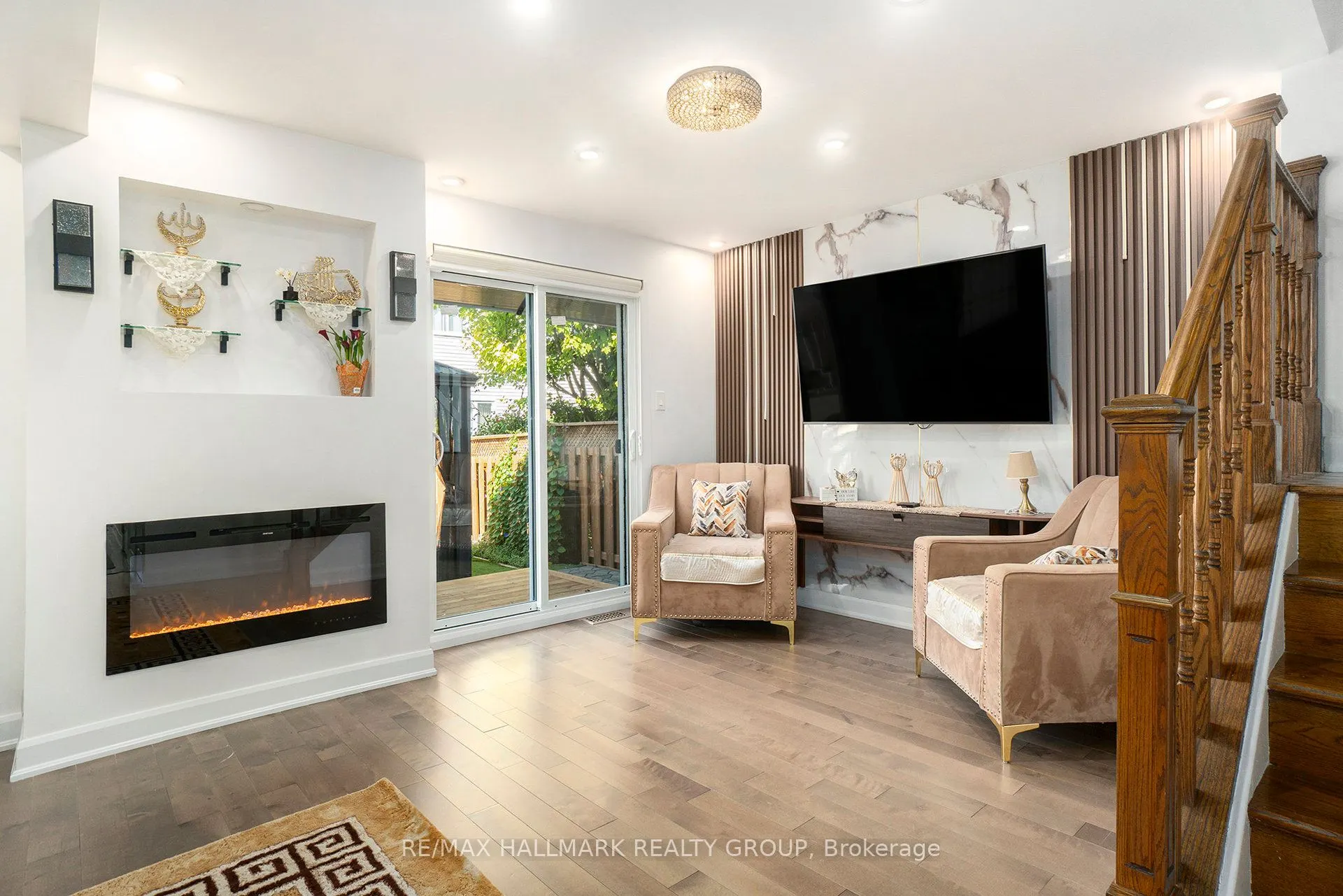 3017 Victoria Heights Crescent, #32
