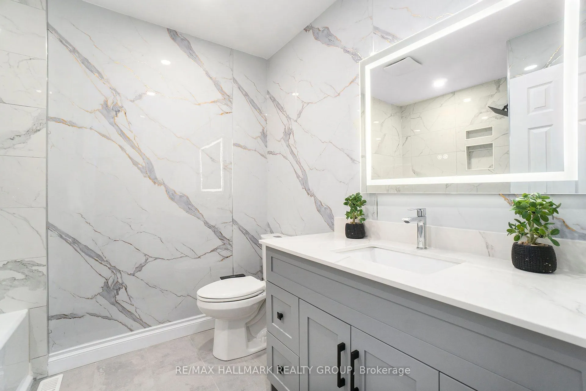 3017 Victoria Heights Crescent, #32