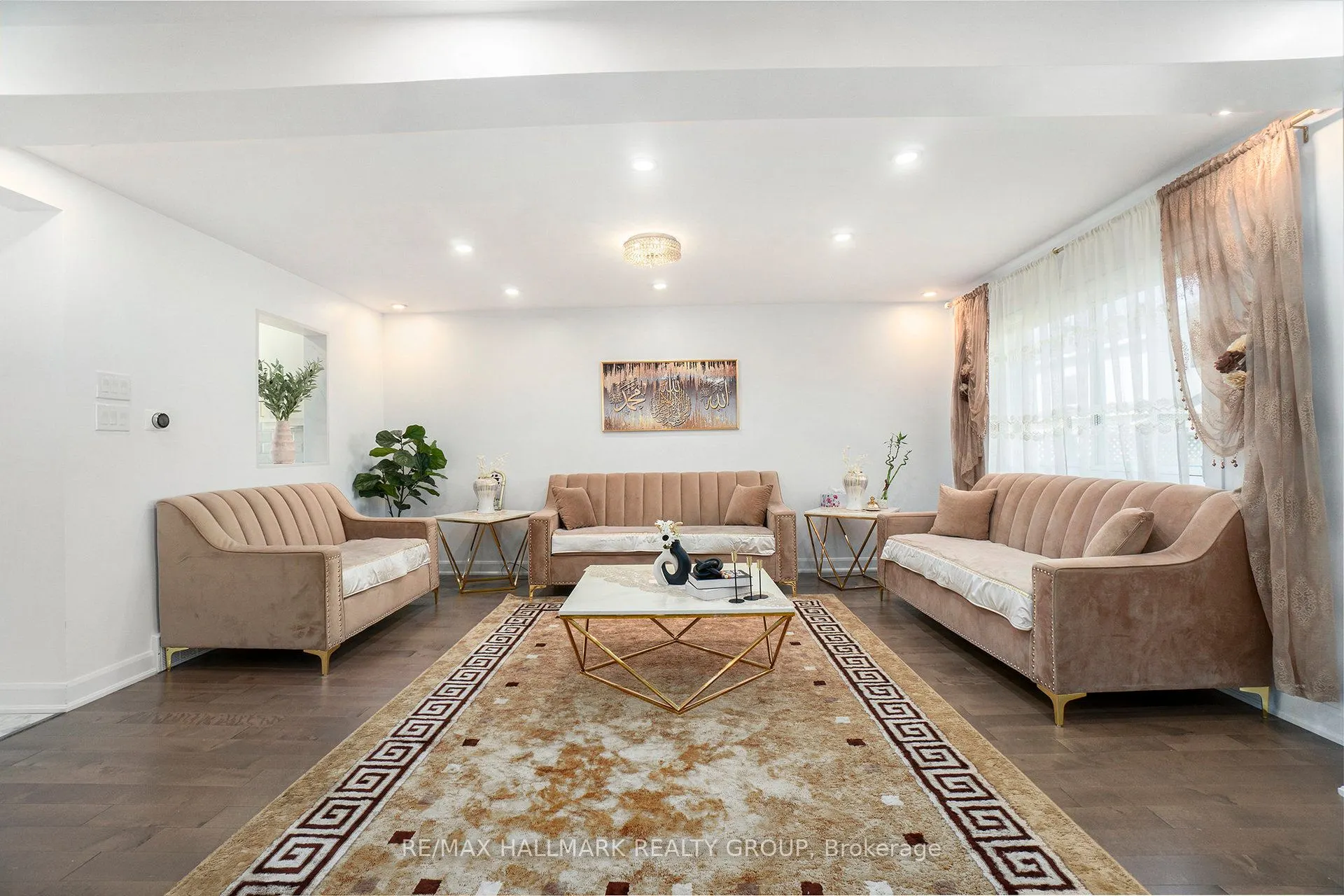 3017 Victoria Heights Crescent, #32