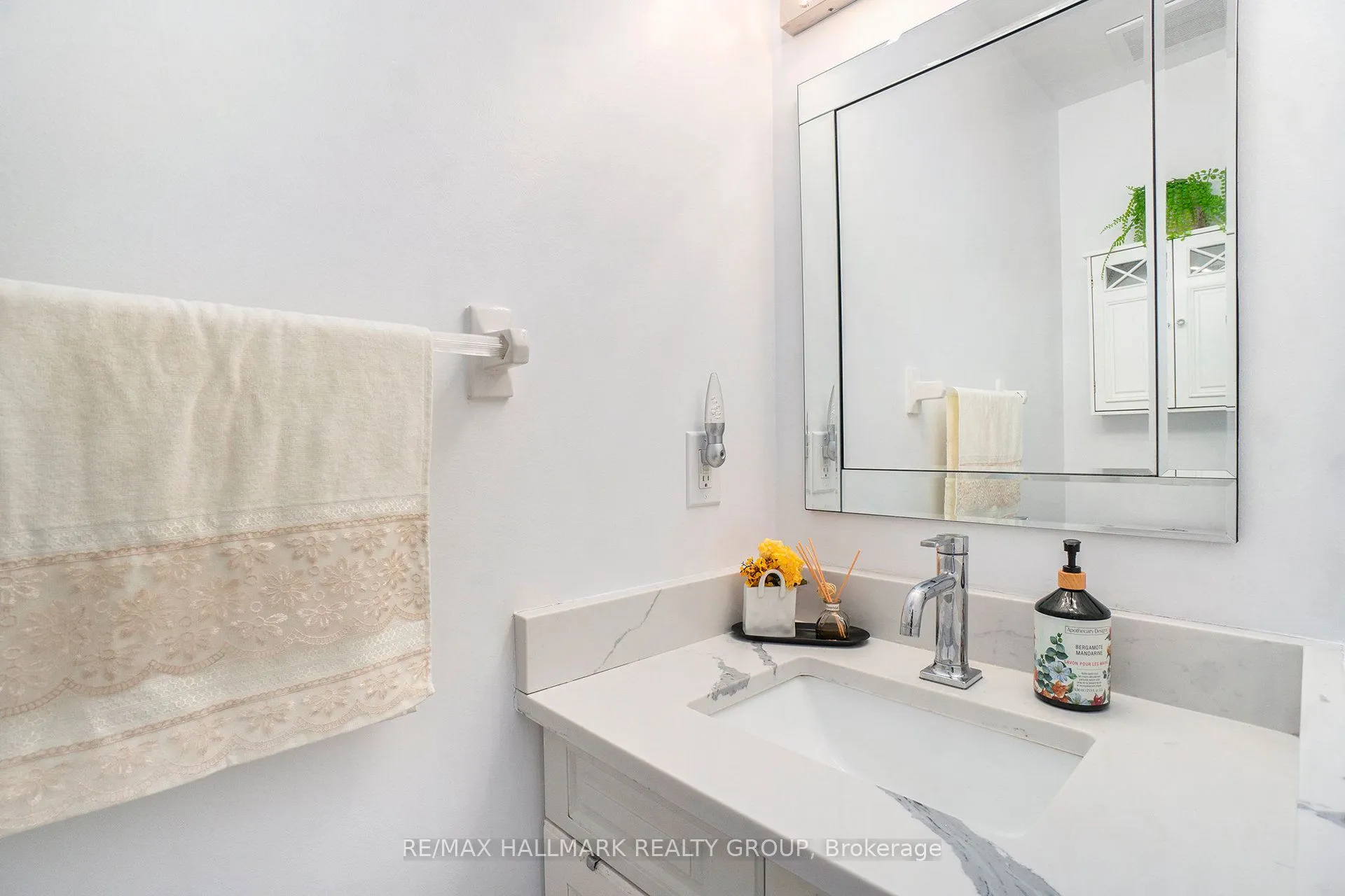3017 Victoria Heights Crescent, #32