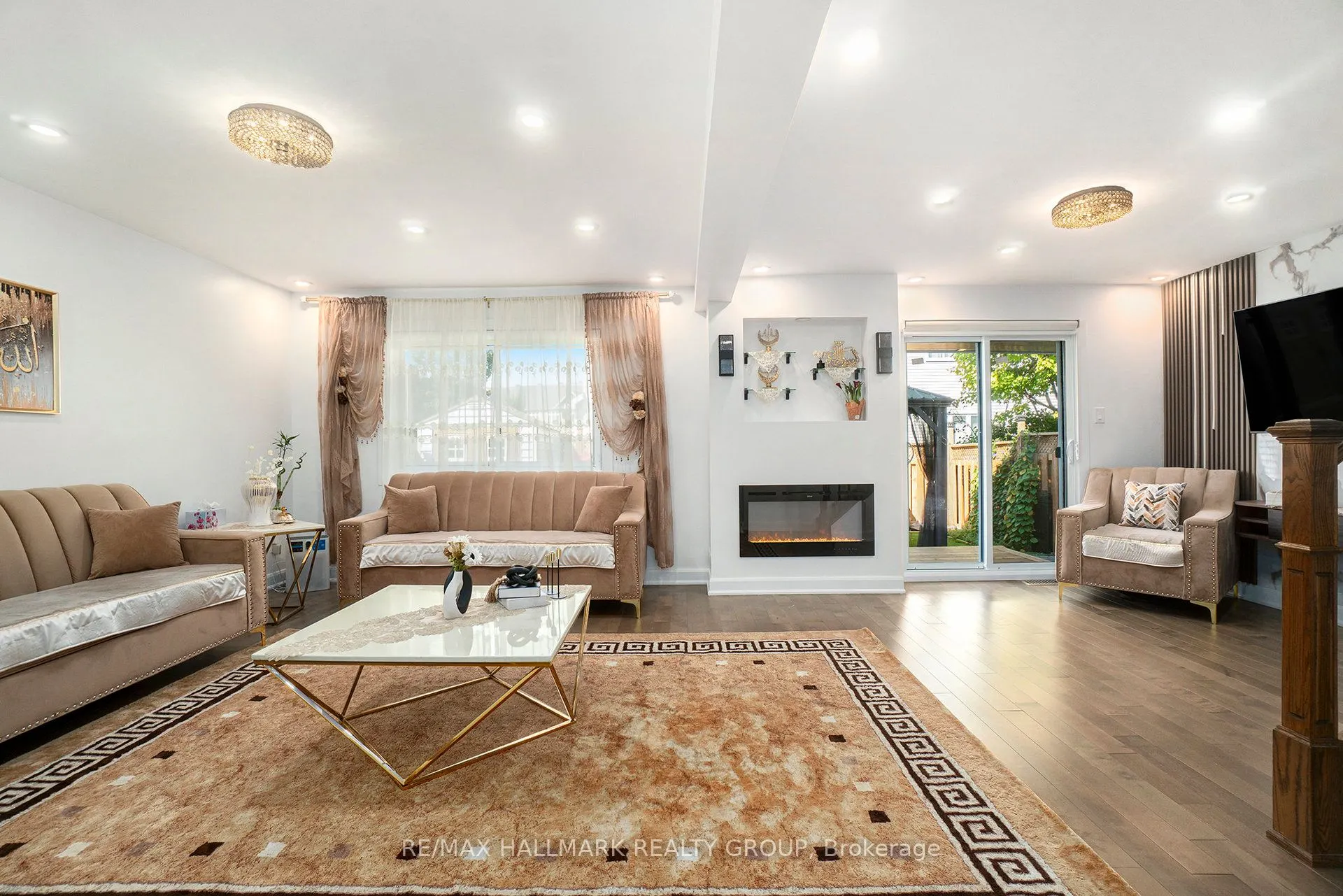 3017 Victoria Heights Crescent, #32