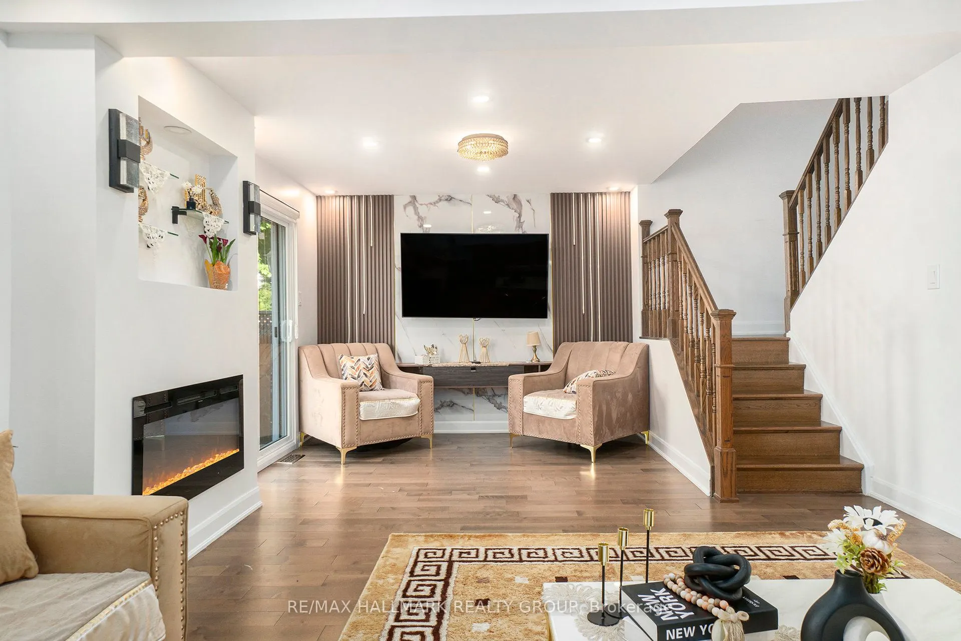 3017 Victoria Heights Crescent, #32