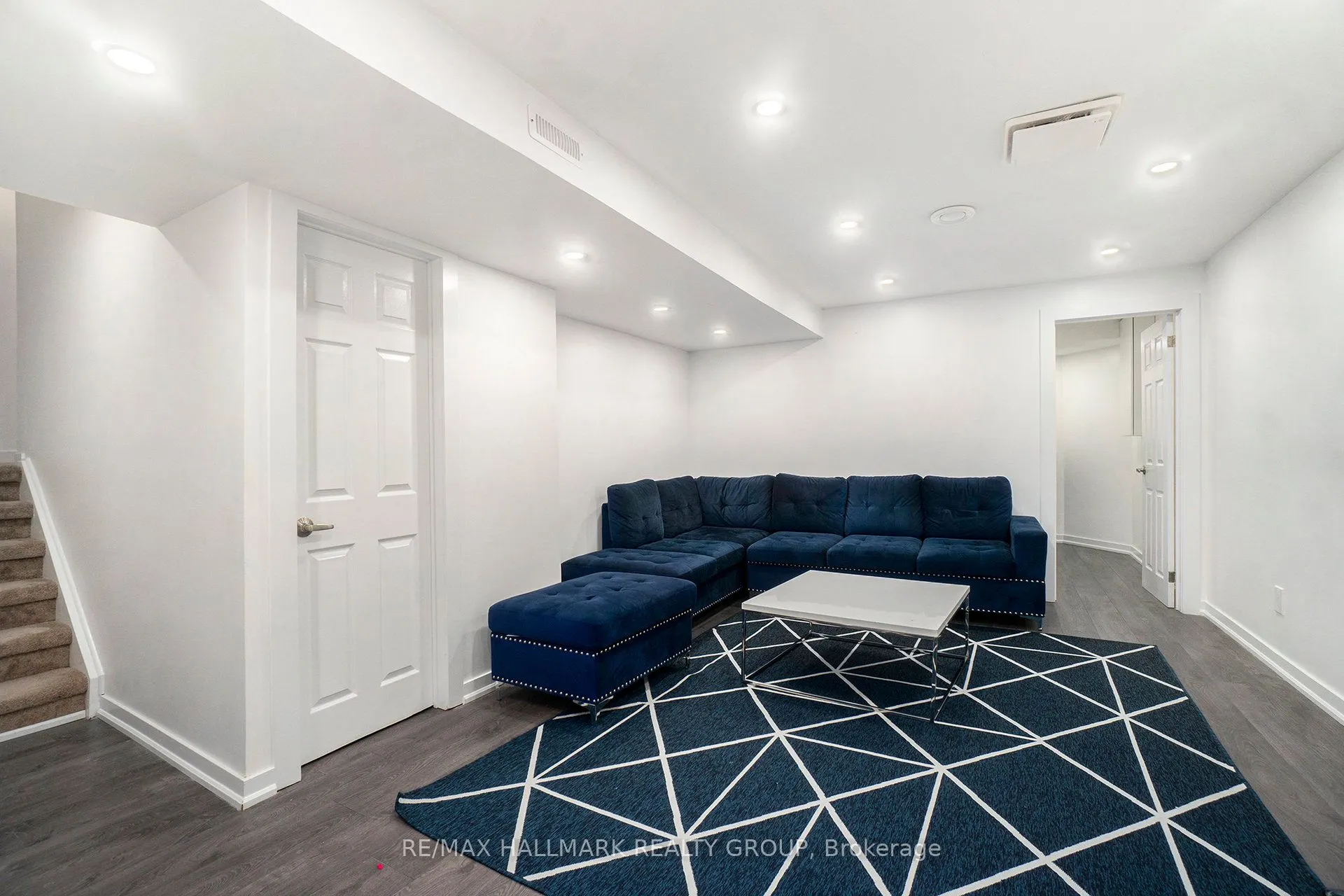 3017 Victoria Heights Crescent, #32