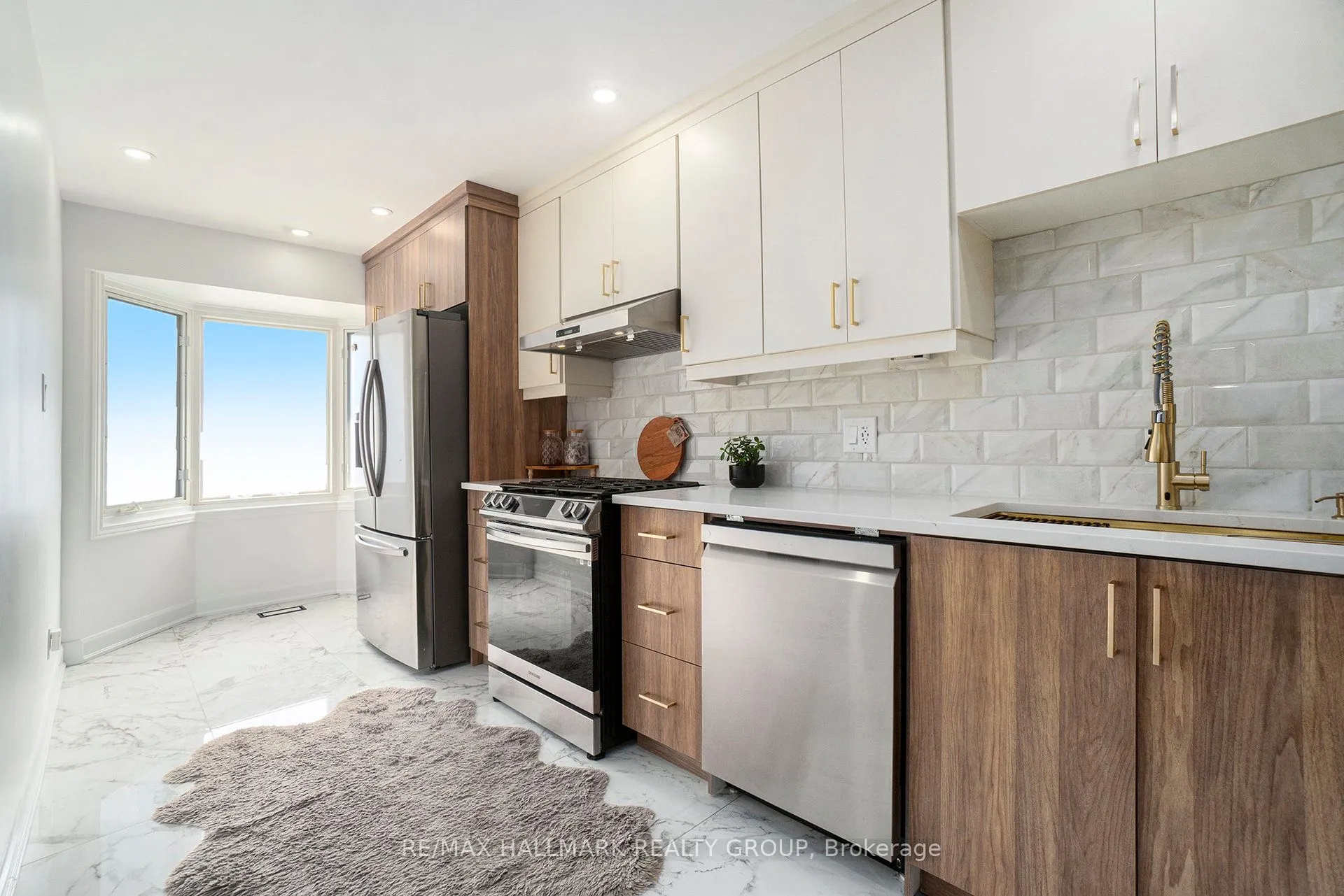 3017 Victoria Heights Crescent, #32