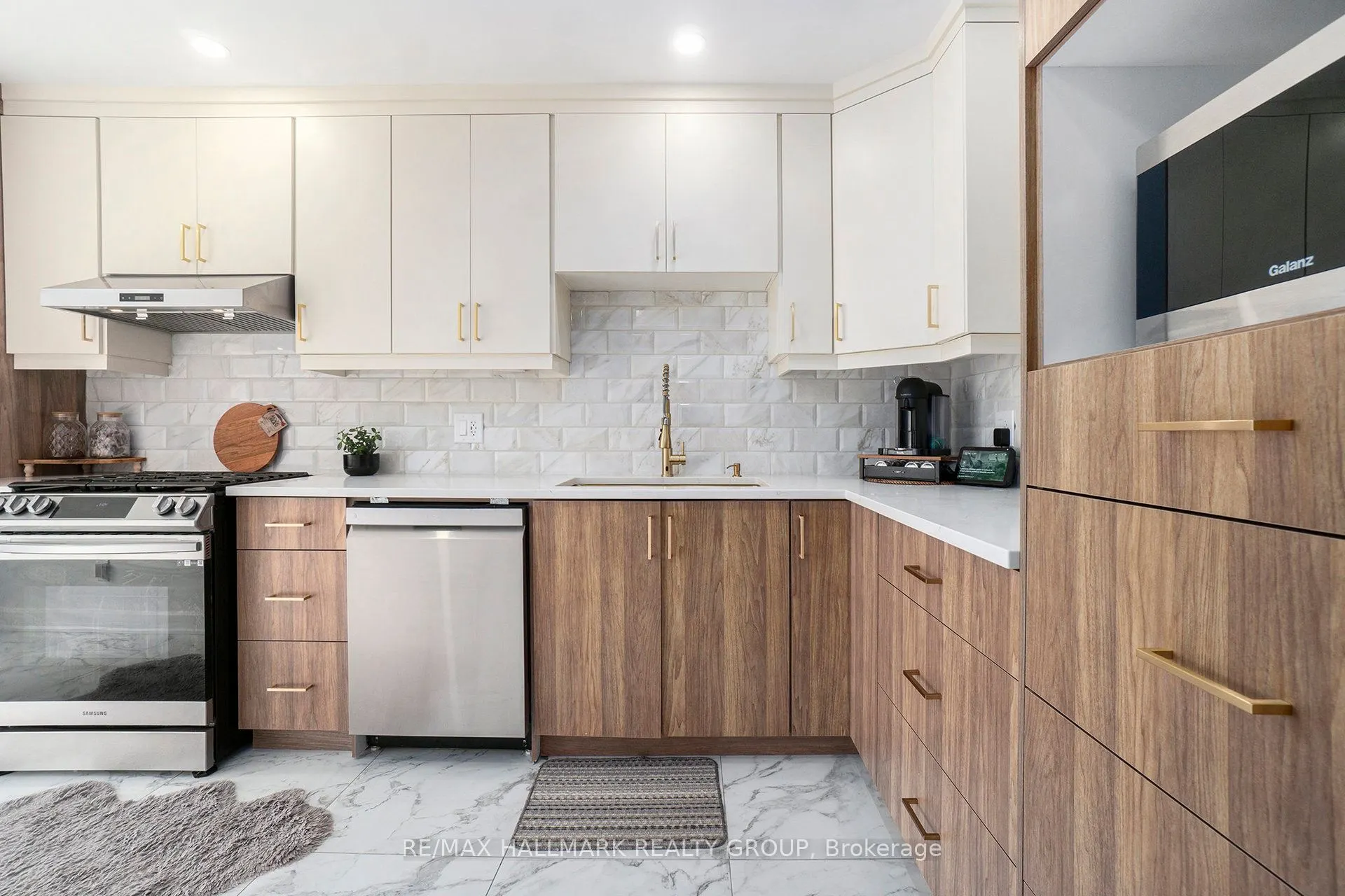 3017 Victoria Heights Crescent, #32