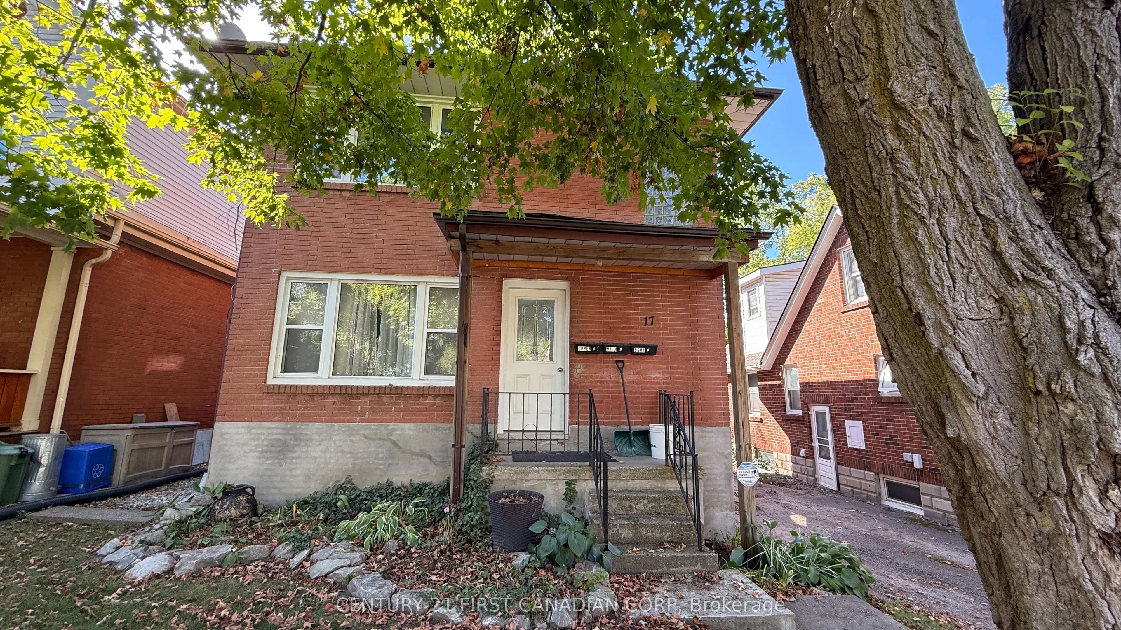 17 Carfrae Crescent, #Upper Apartment
