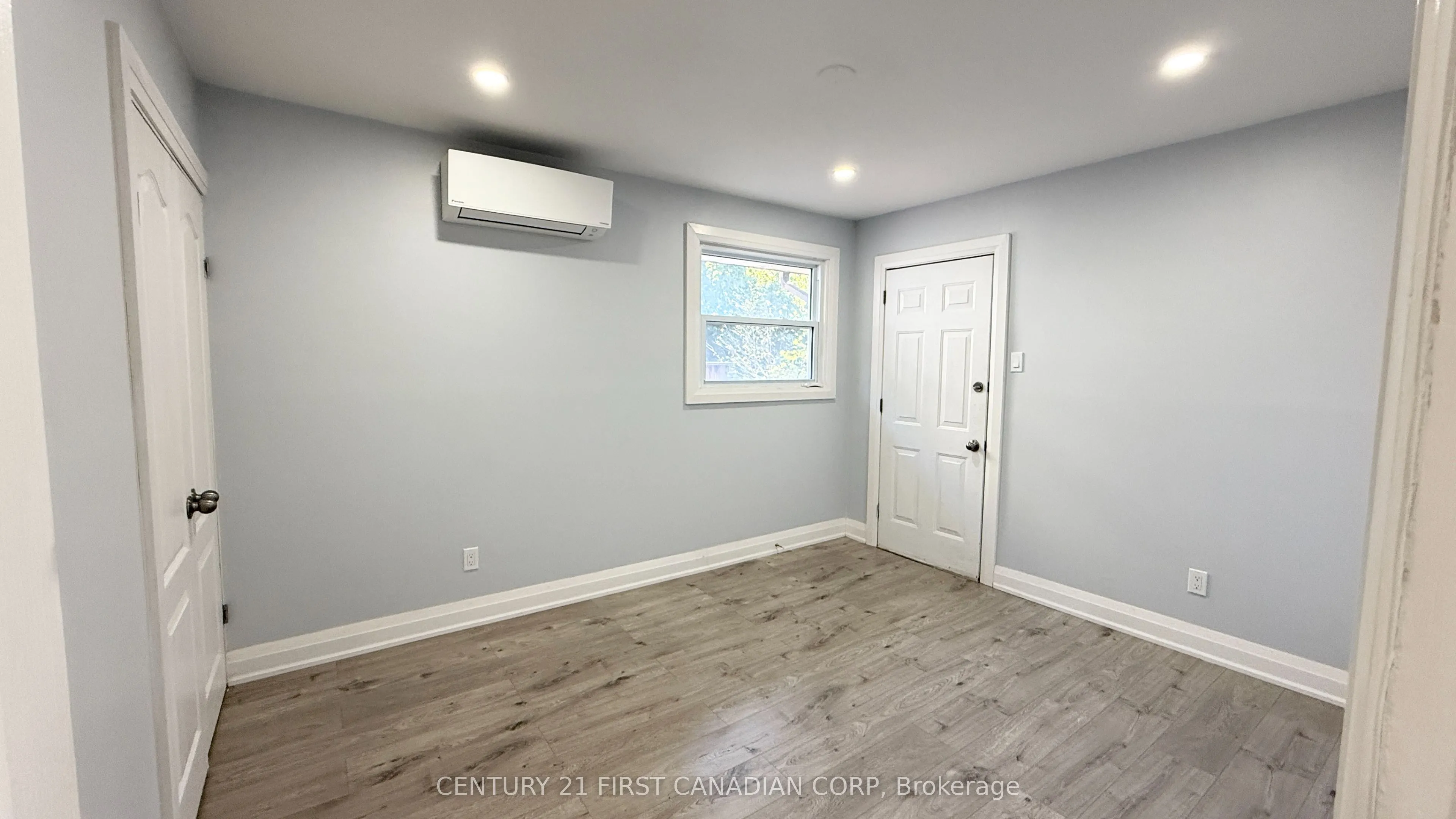 17 Carfrae Crescent, #Upper Apartment