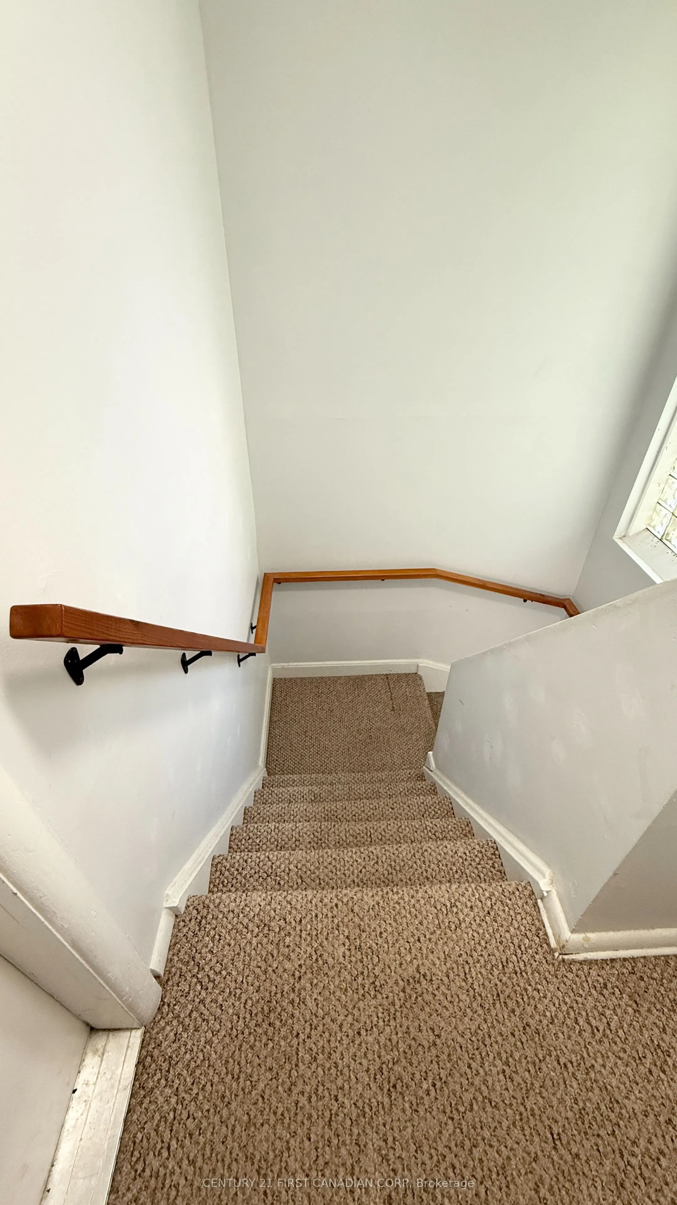 17 Carfrae Crescent, #Upper Apartment