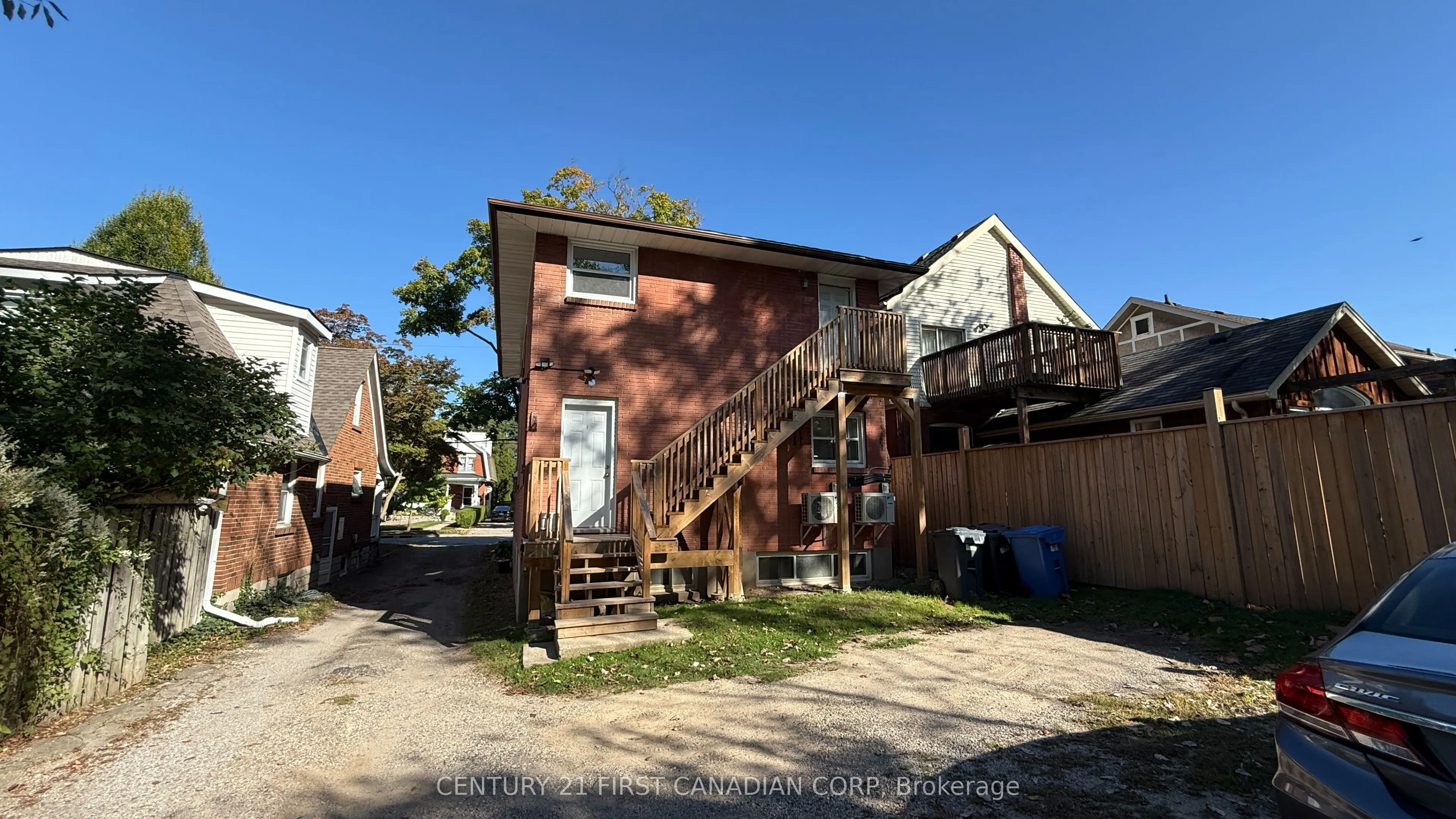 17 Carfrae Crescent, #Upper Apartment