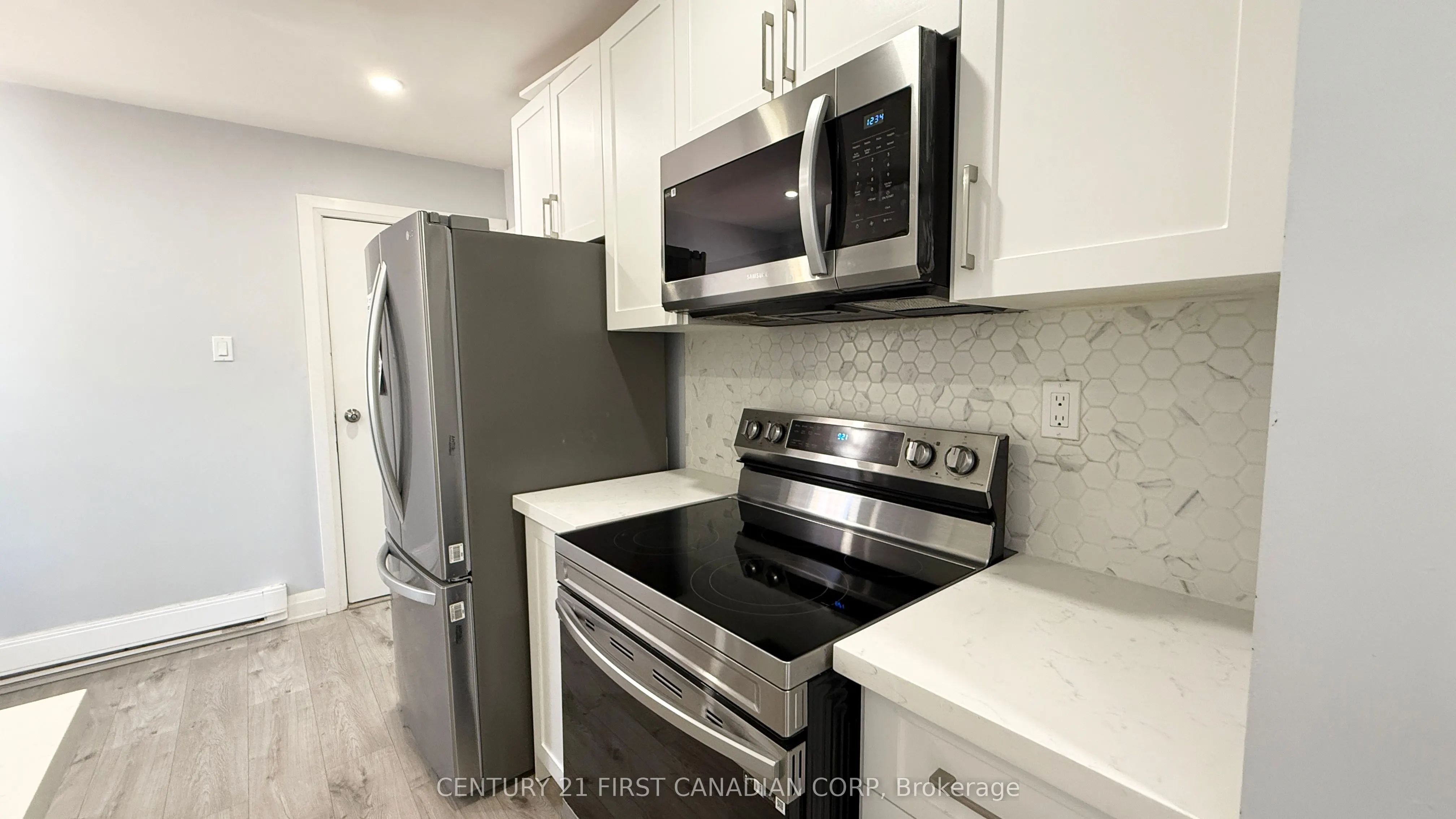 17 Carfrae Crescent, #Upper Apartment