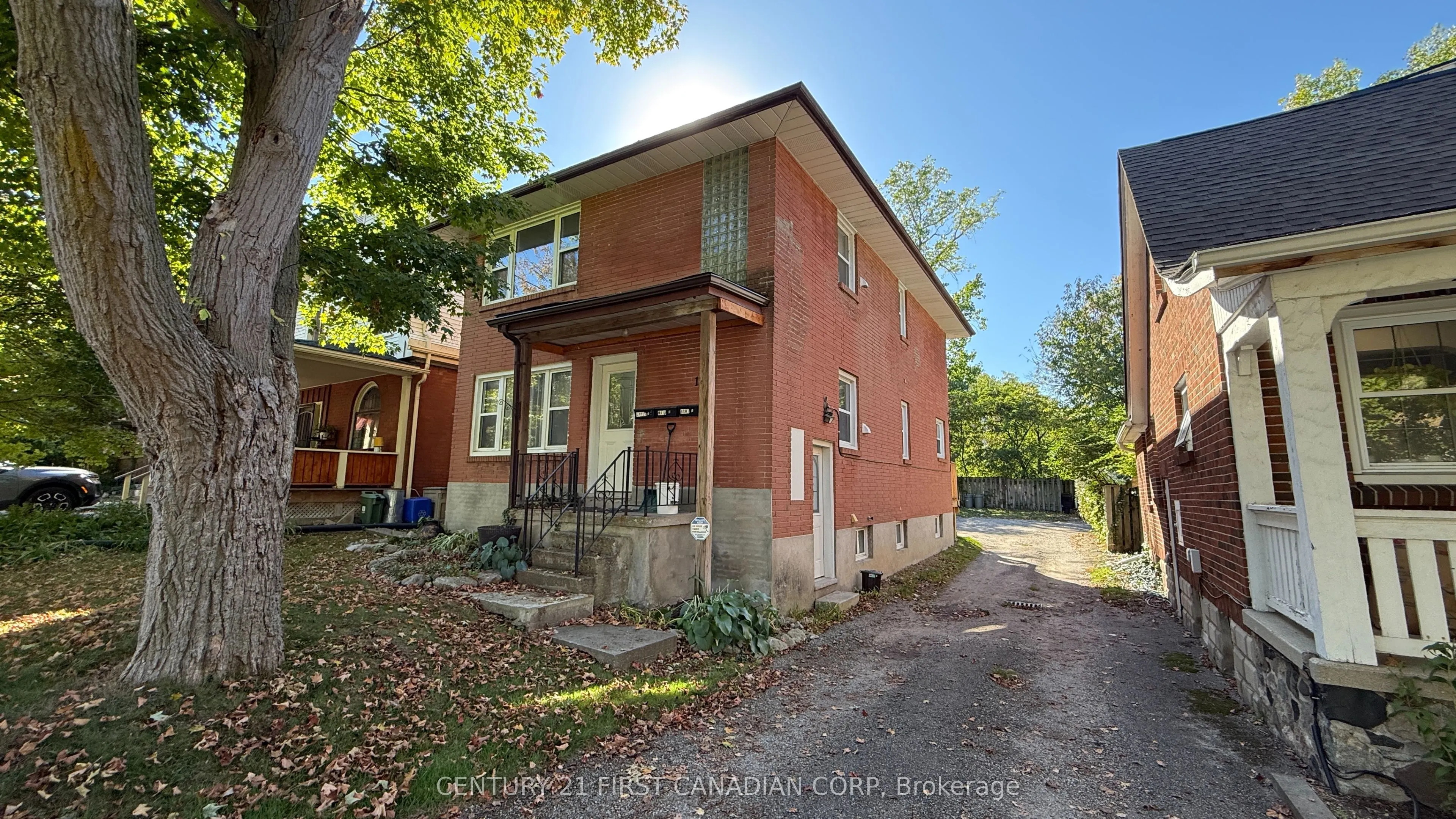 17 Carfrae Crescent, #Upper Apartment