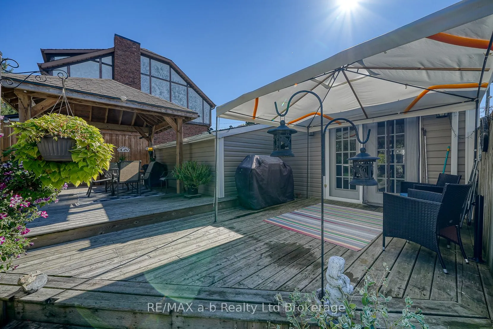 27 Sovereign Street W