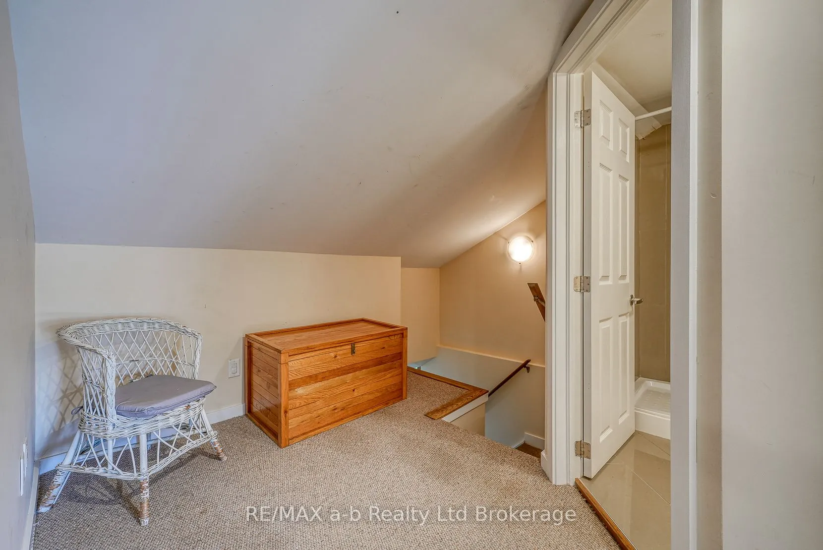 27 Sovereign Street W