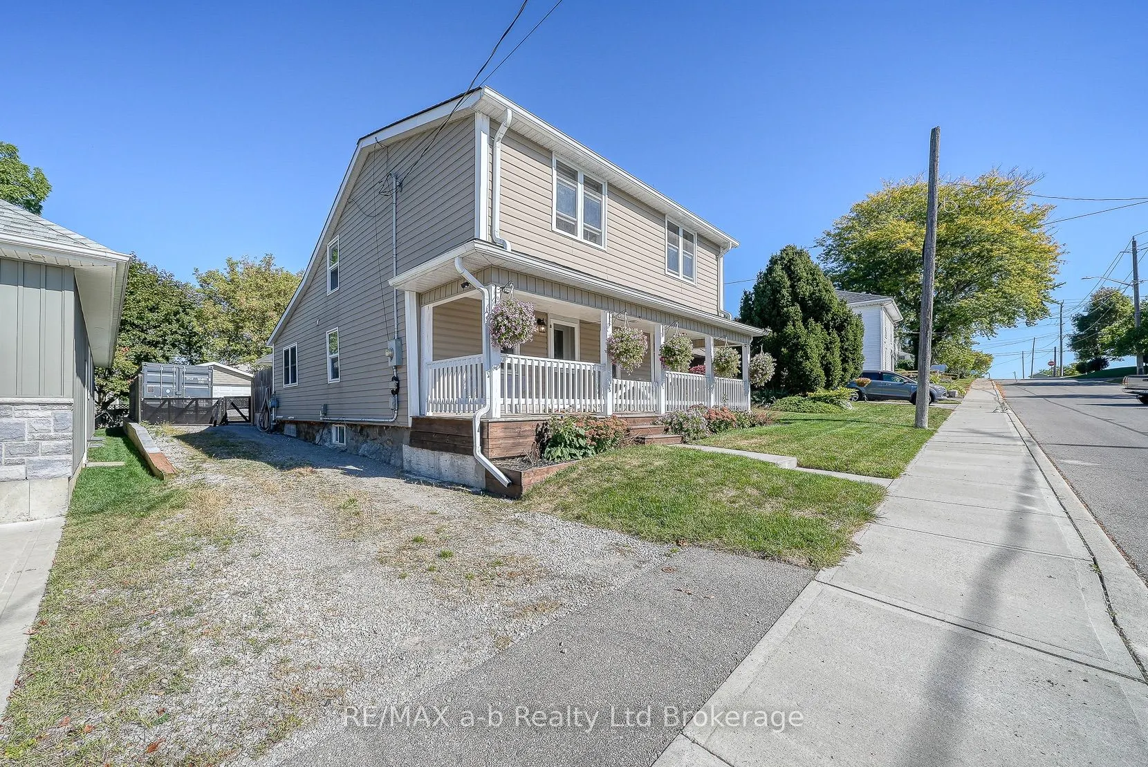 27 Sovereign Street W