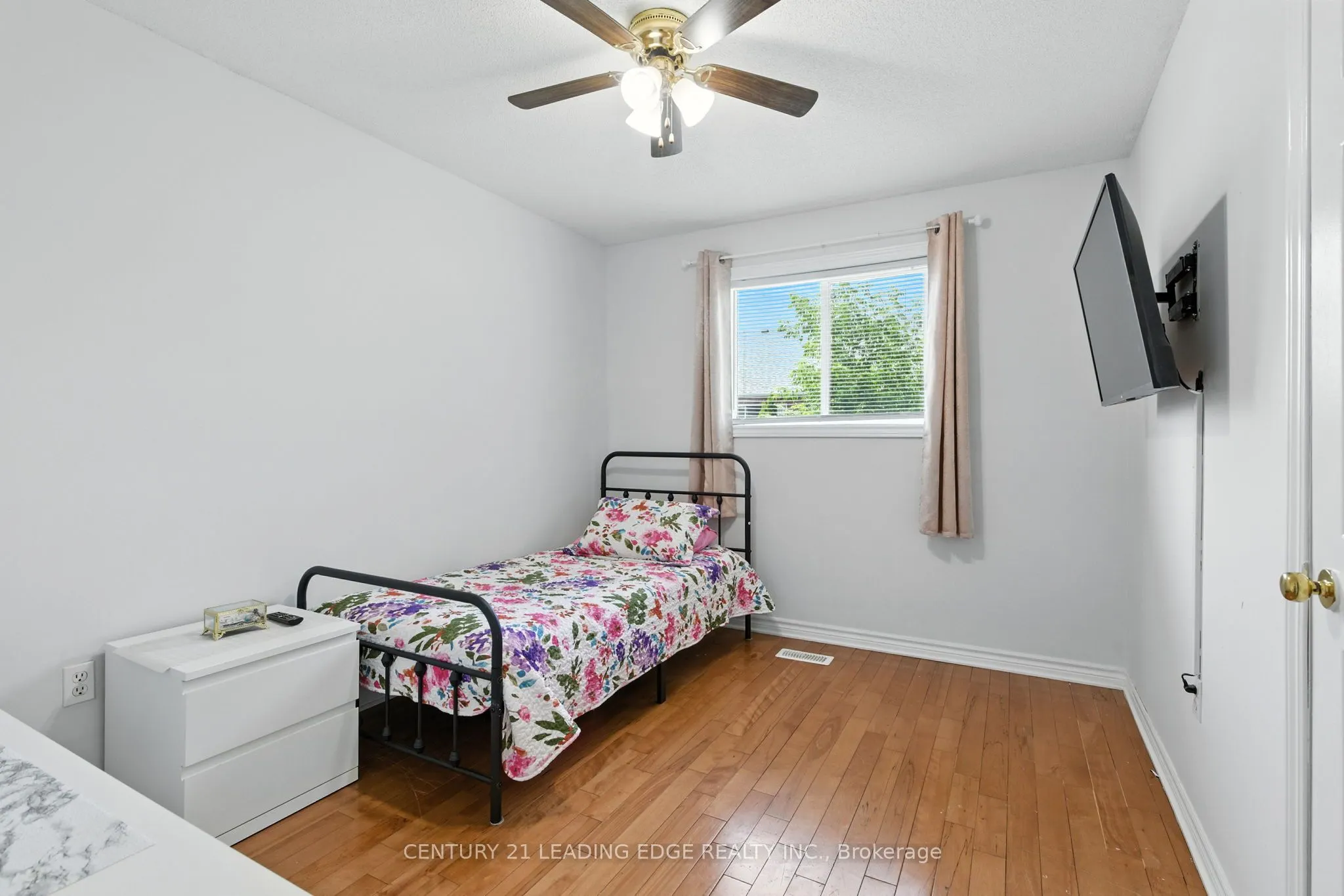 286 E 12TH Street
