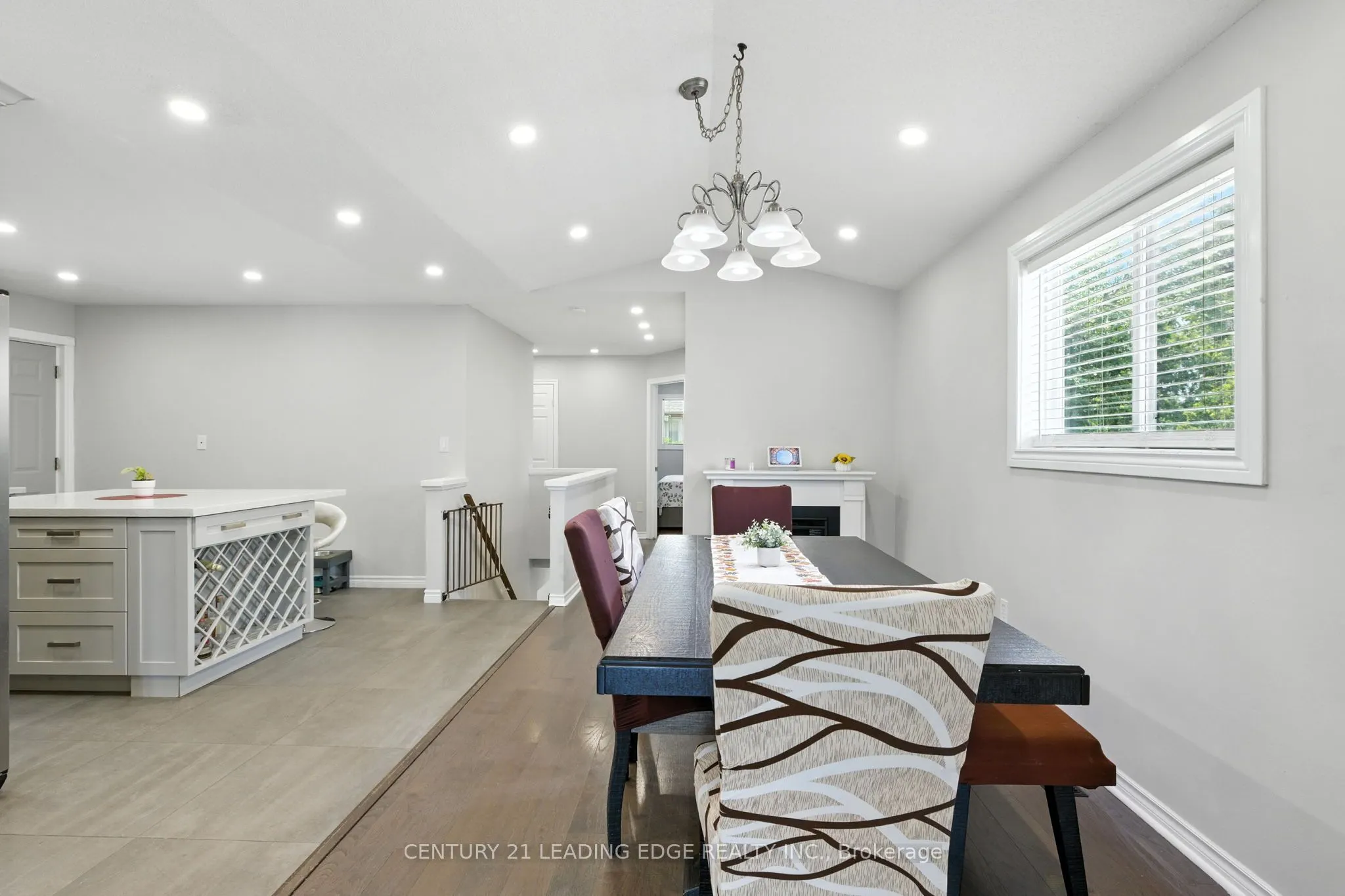 286 E 12TH Street
